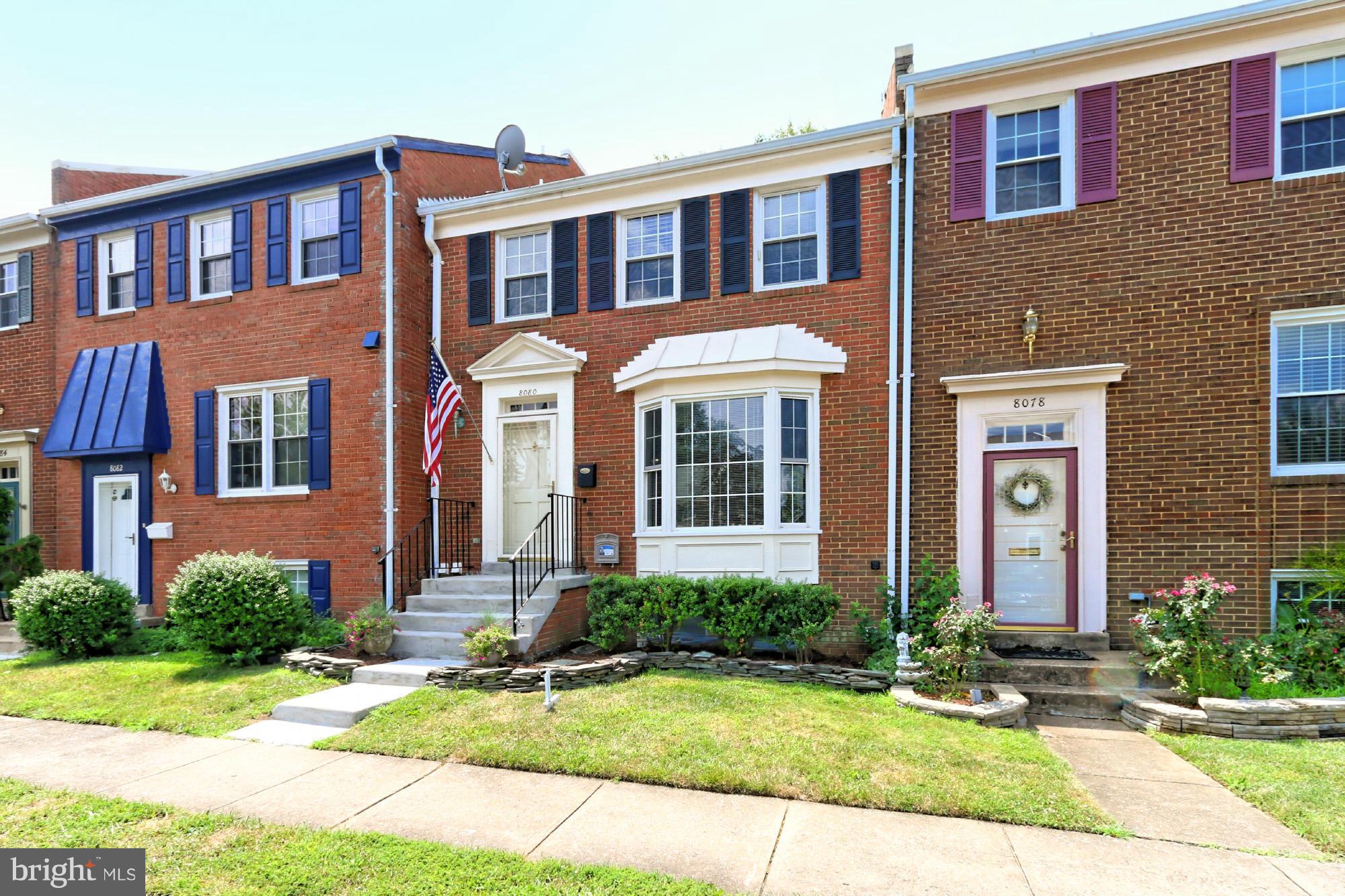 SARATOGA TOWNHOUSES - Residential