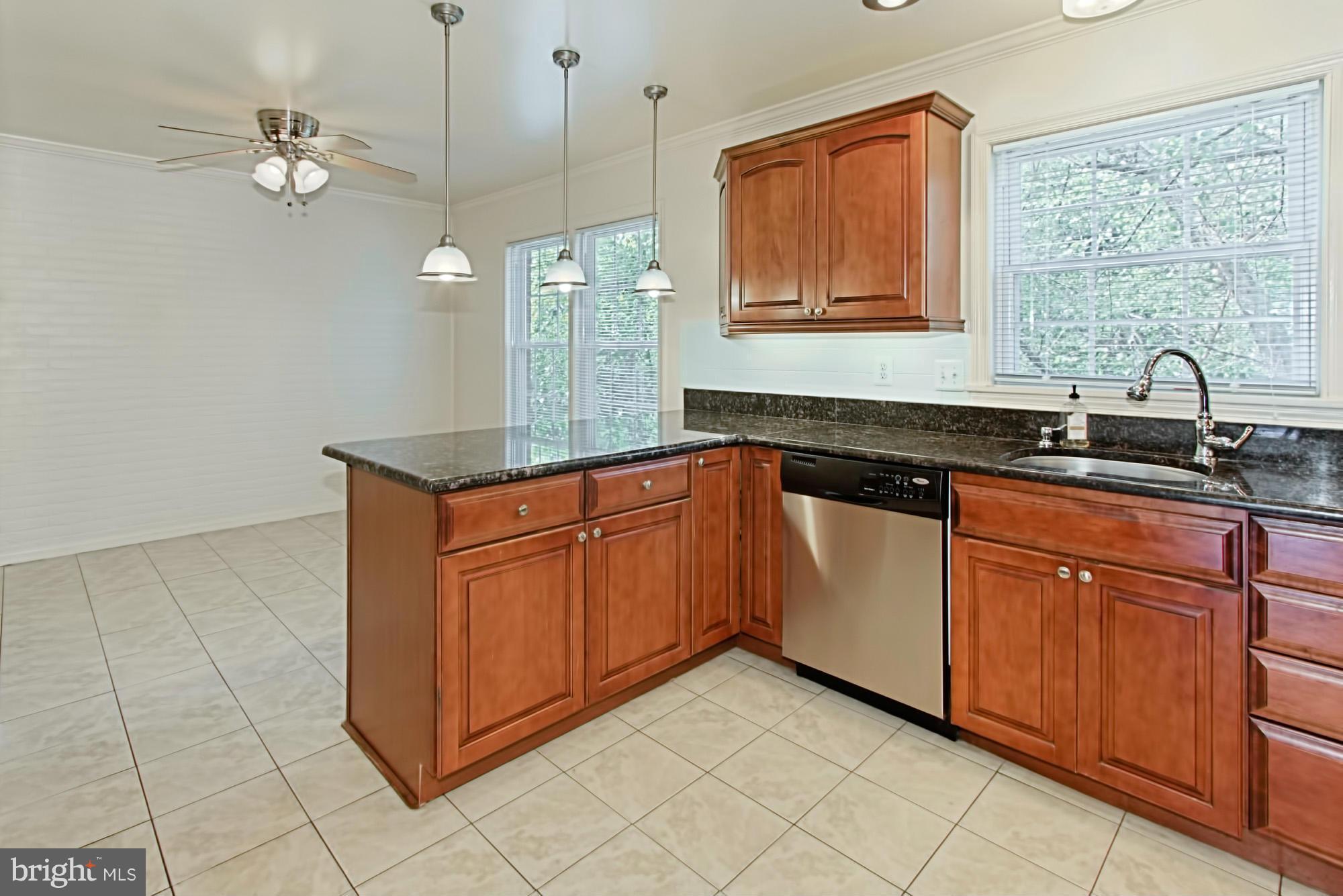 SARATOGA TOWNHOUSES - Residential