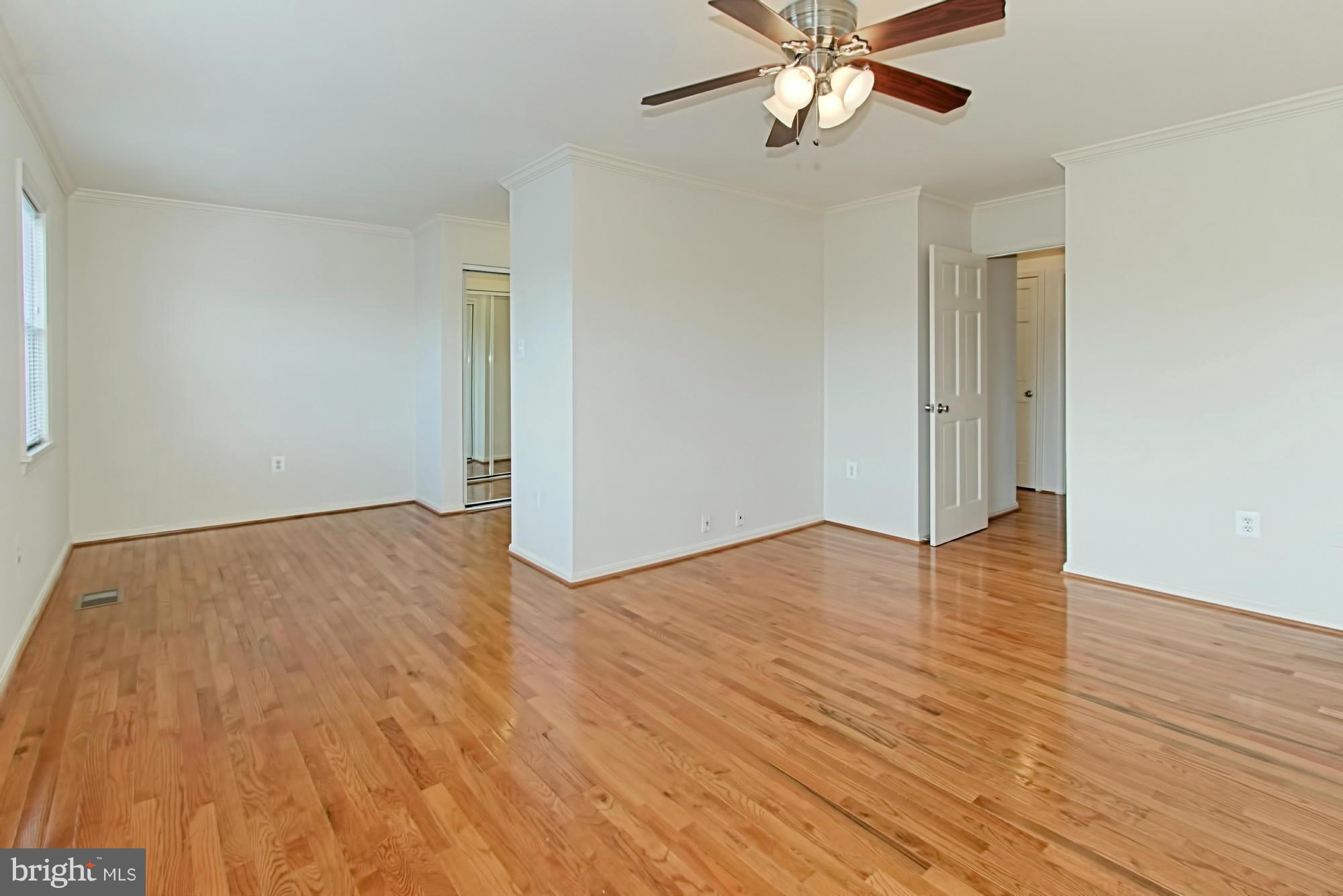 SARATOGA TOWNHOUSES - Residential