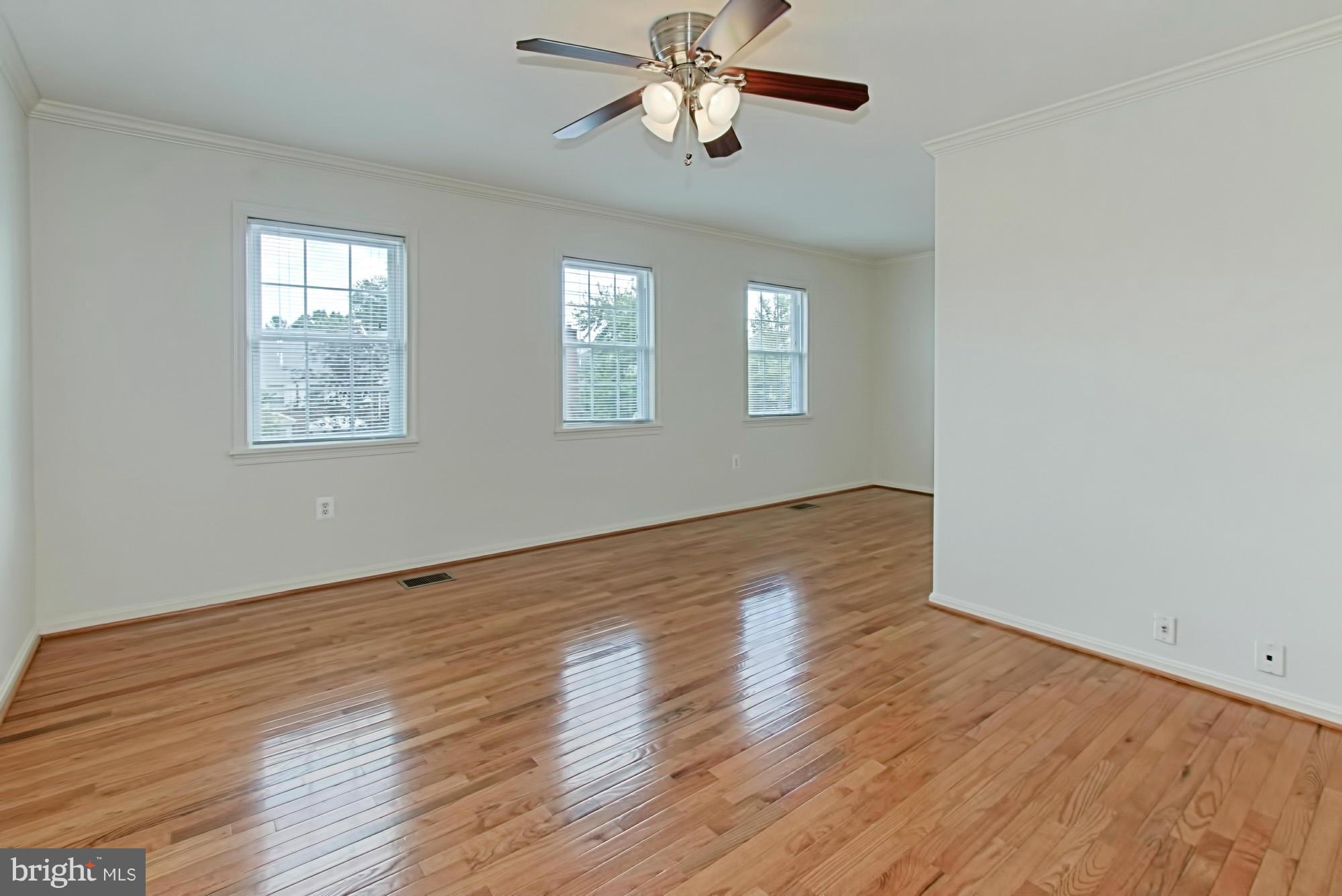 SARATOGA TOWNHOUSES - Residential