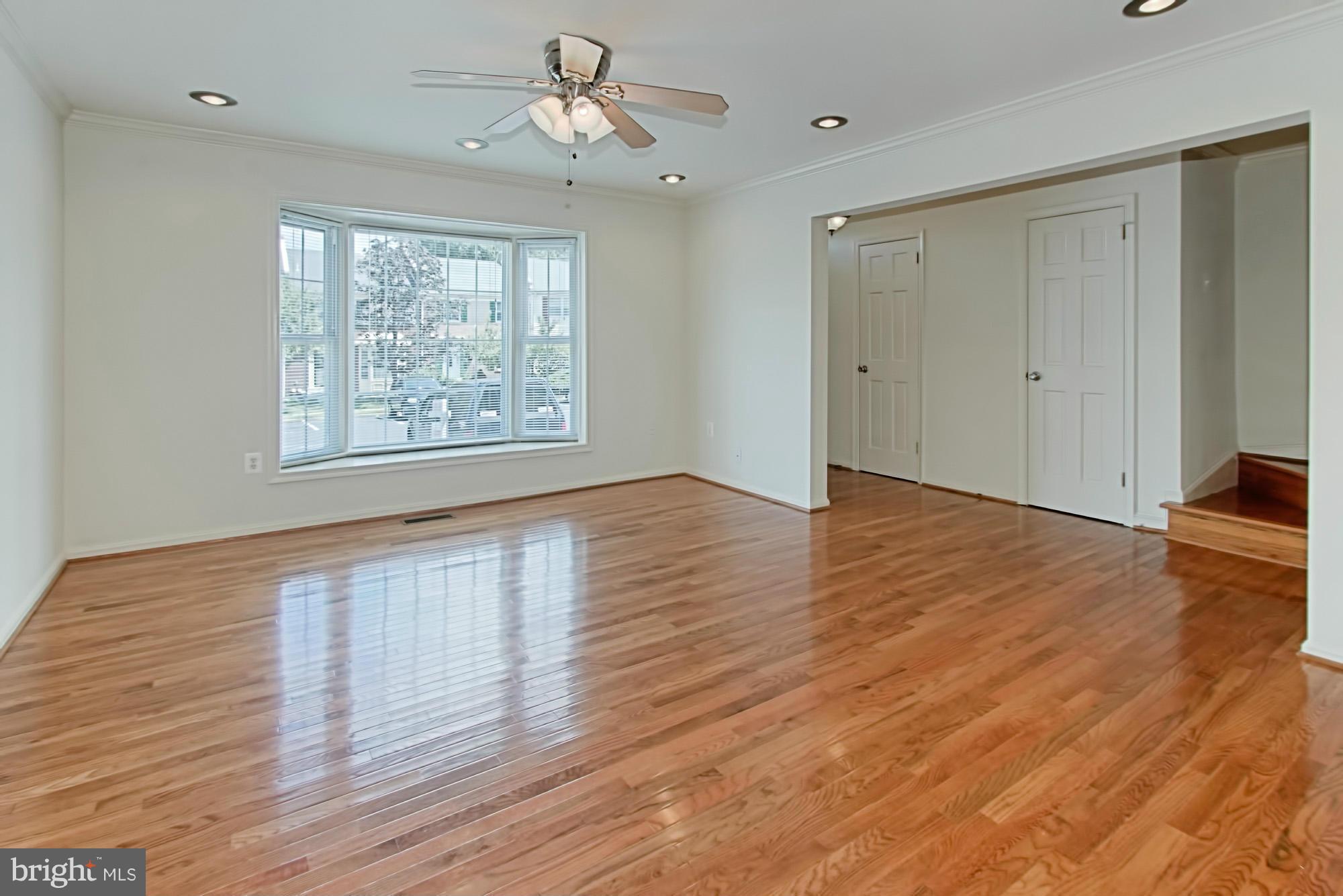 SARATOGA TOWNHOUSES - Residential