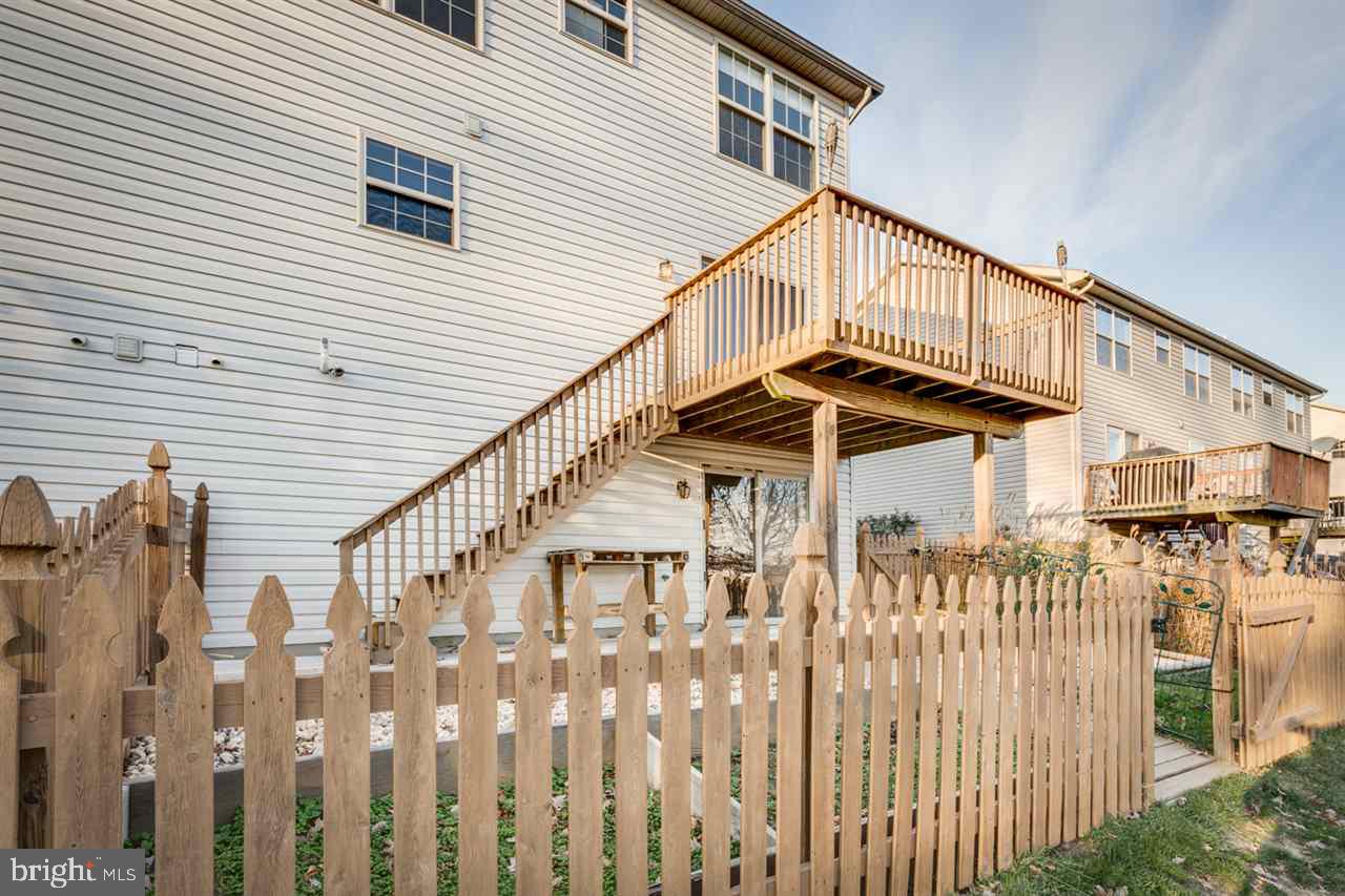 OAK HILLS - Residential