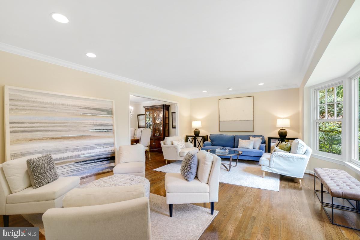 LUXMANOR - Residential