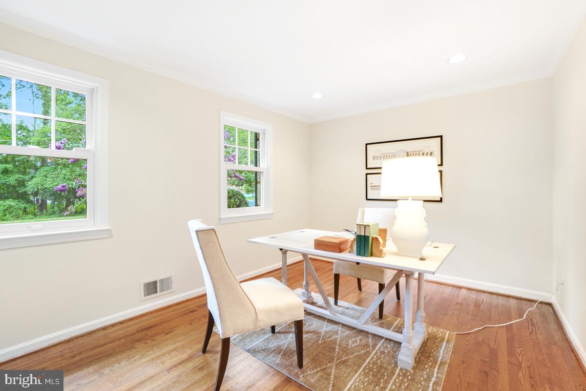 LUXMANOR - Residential