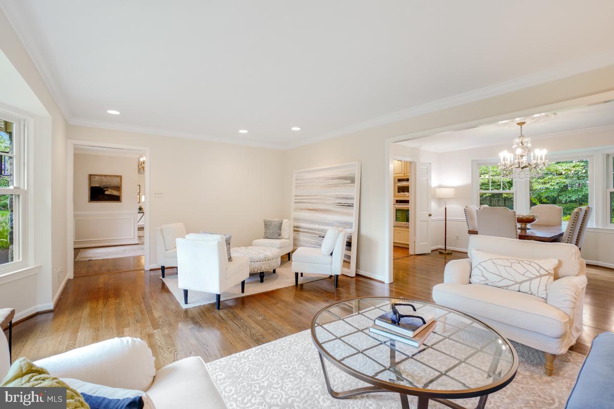 LUXMANOR - Residential