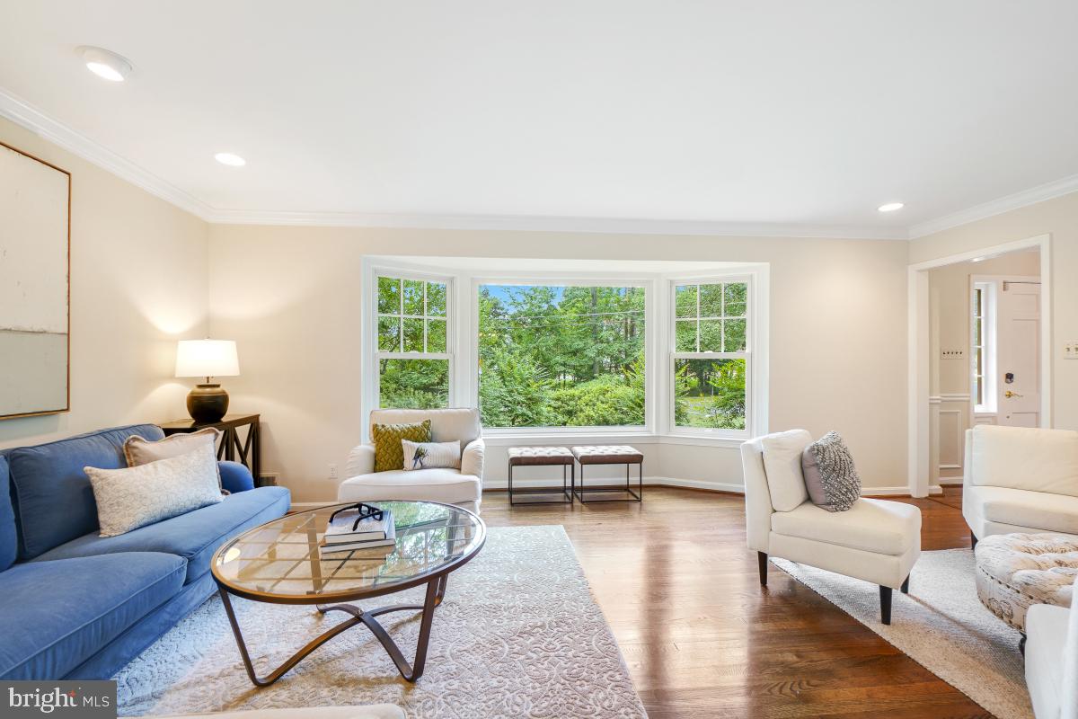 LUXMANOR - Residential