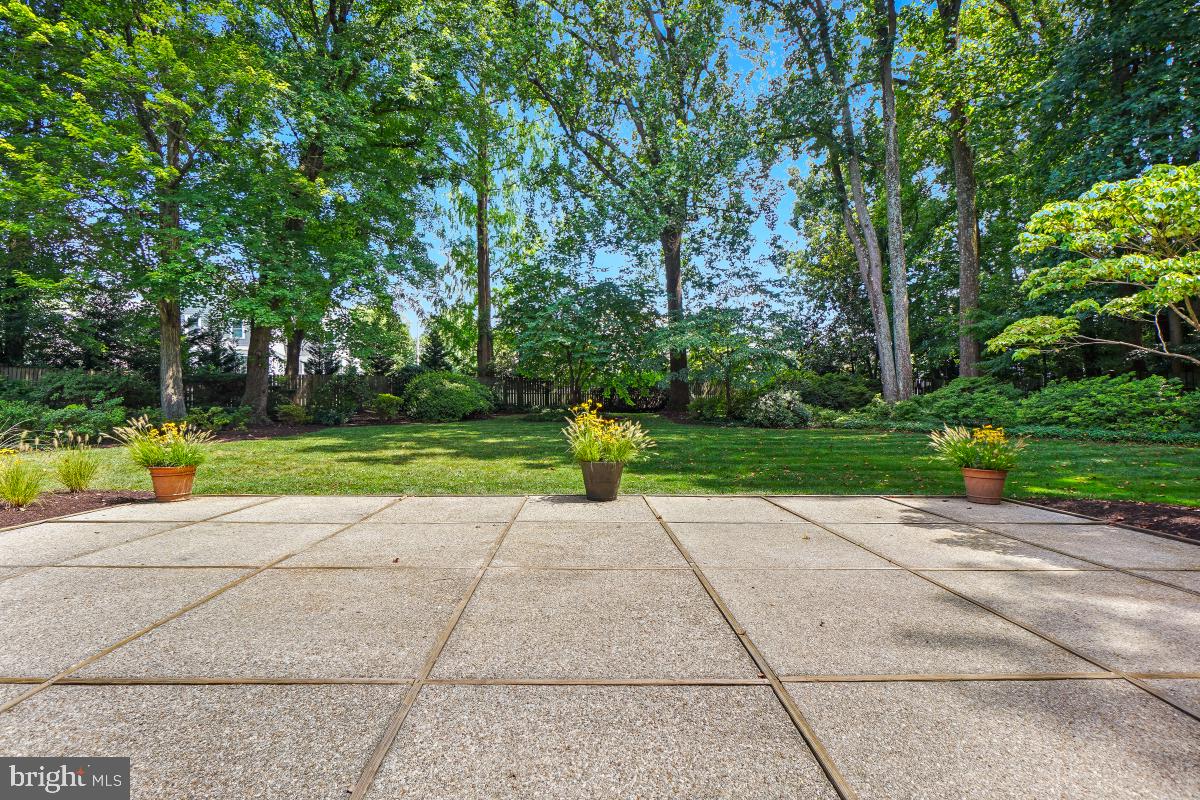 LUXMANOR - Residential