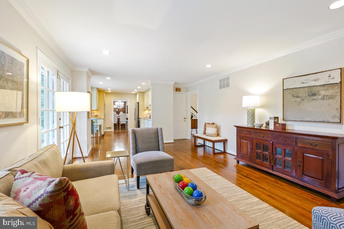 LUXMANOR - Residential