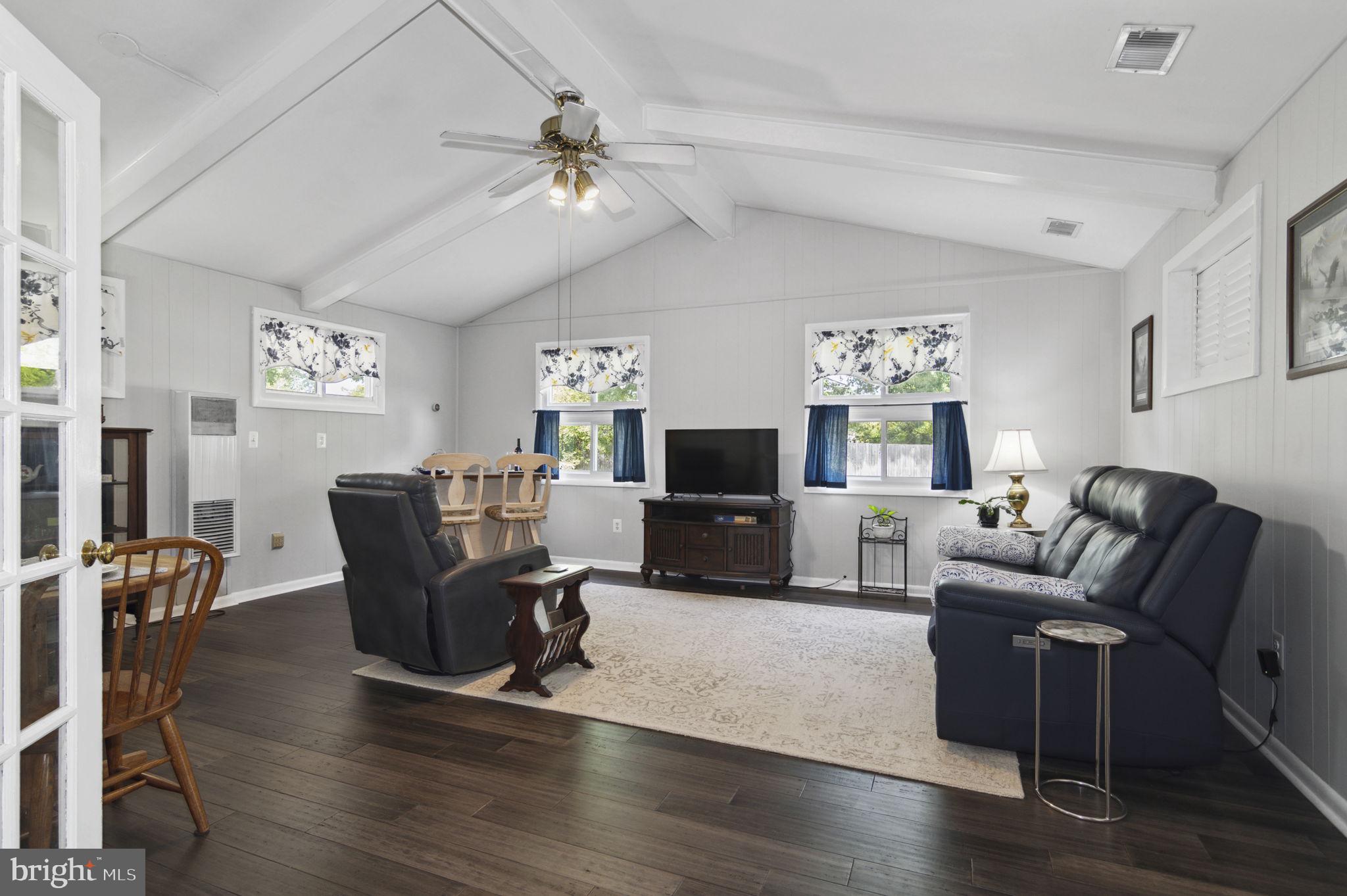 ROSE HILL FARMS - Residential