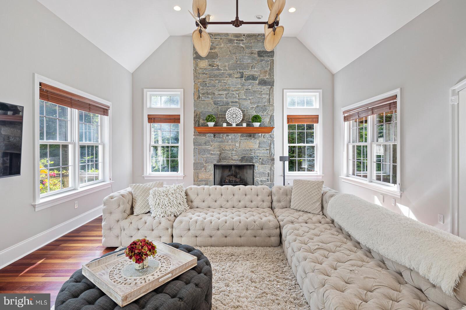 STONEBROOK - Residential