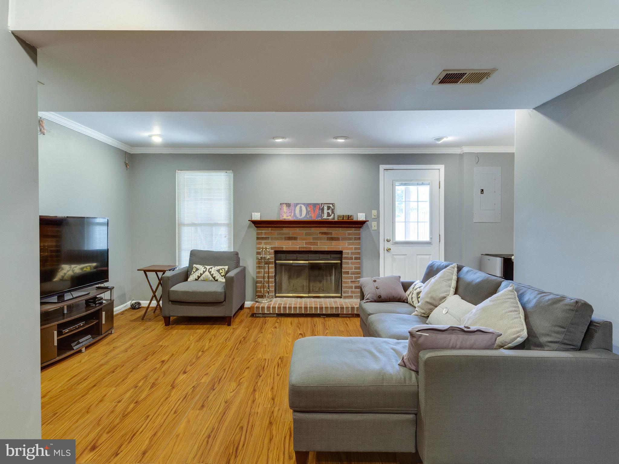 MAPLE POINTE - Residential