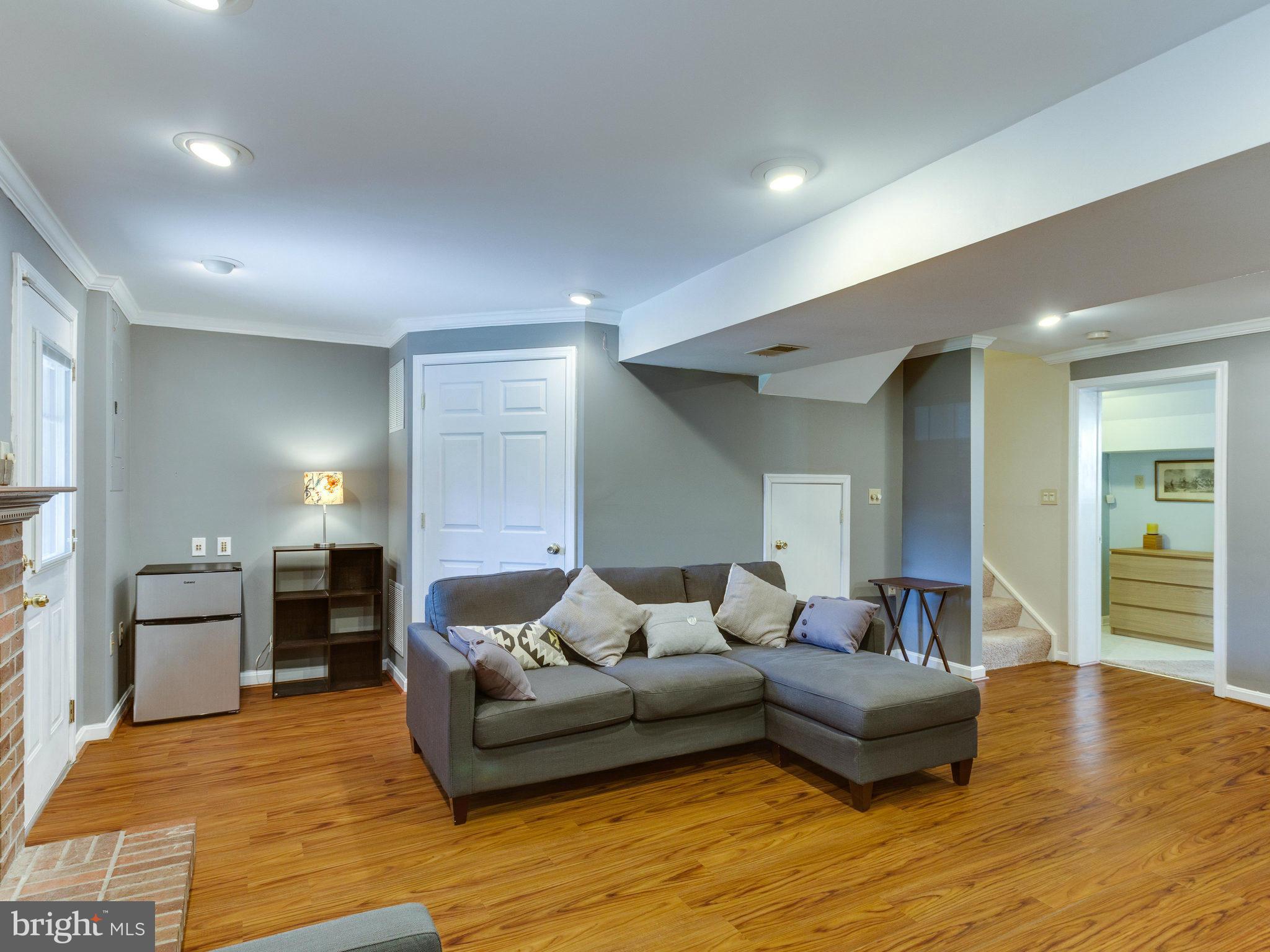 MAPLE POINTE - Residential