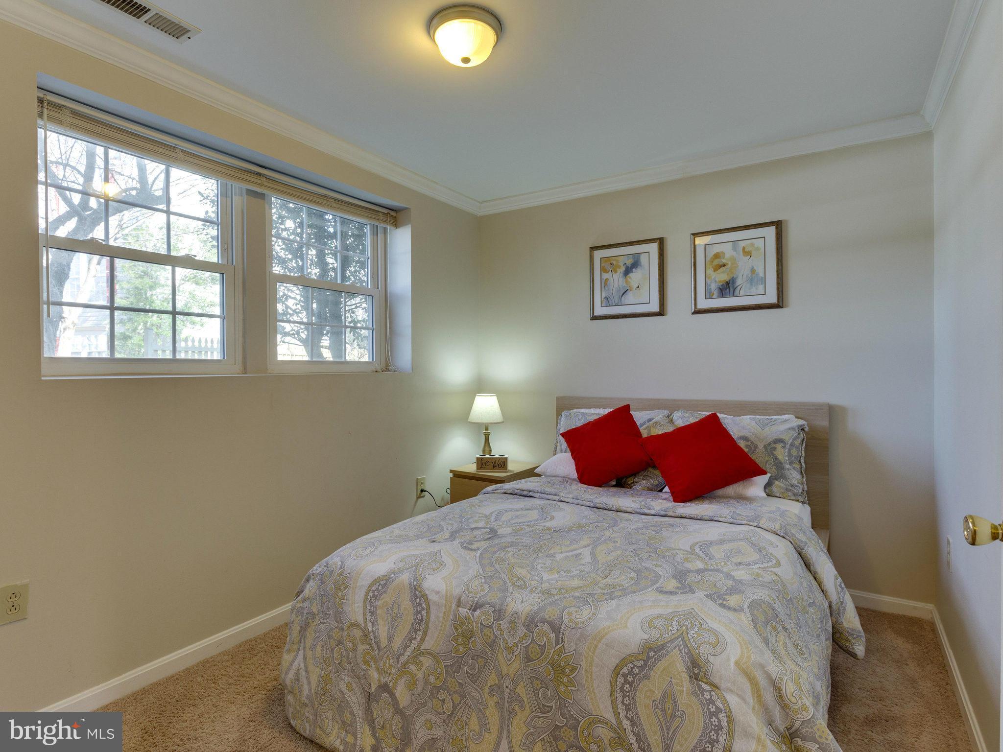 MAPLE POINTE - Residential