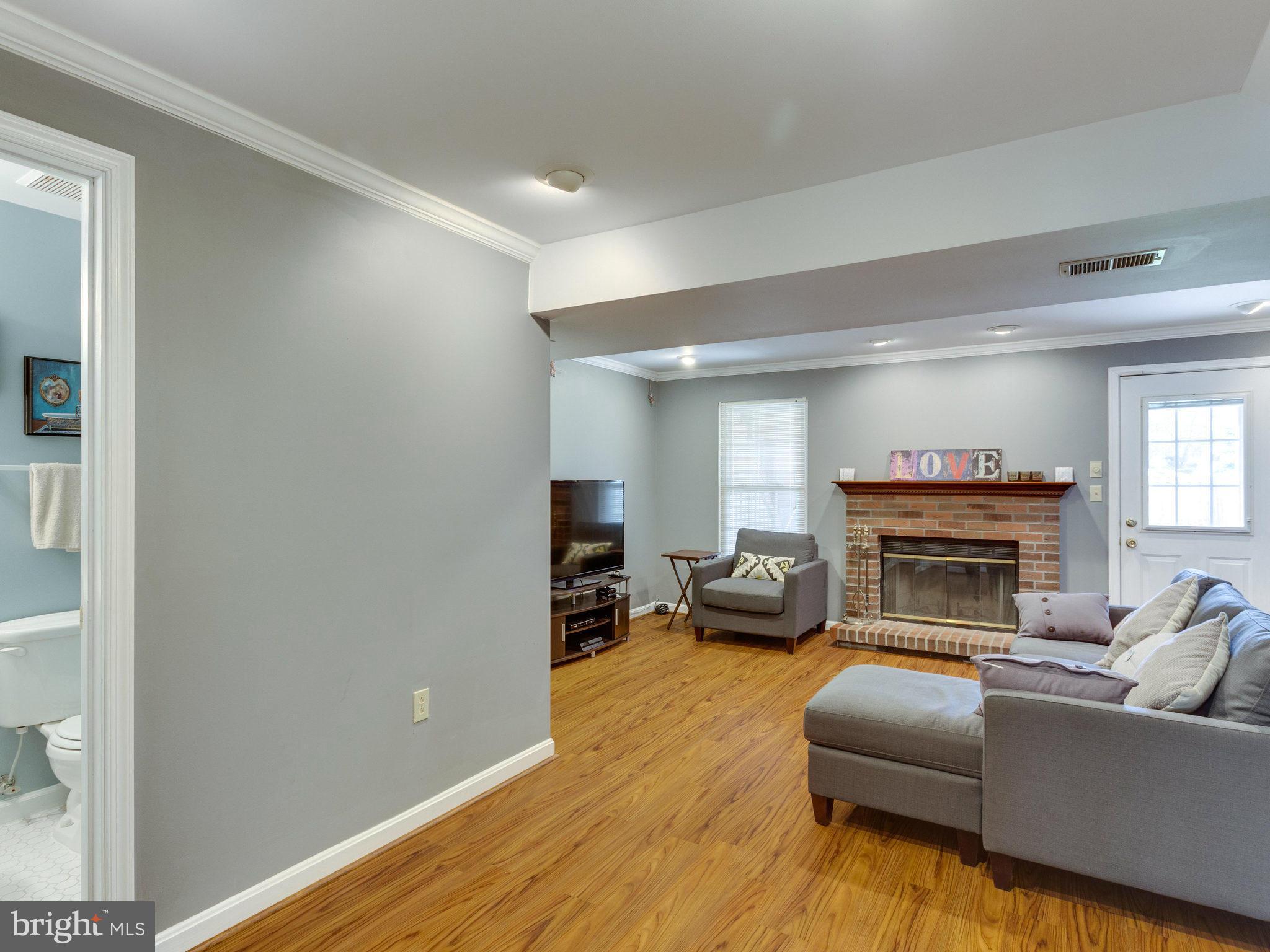 MAPLE POINTE - Residential