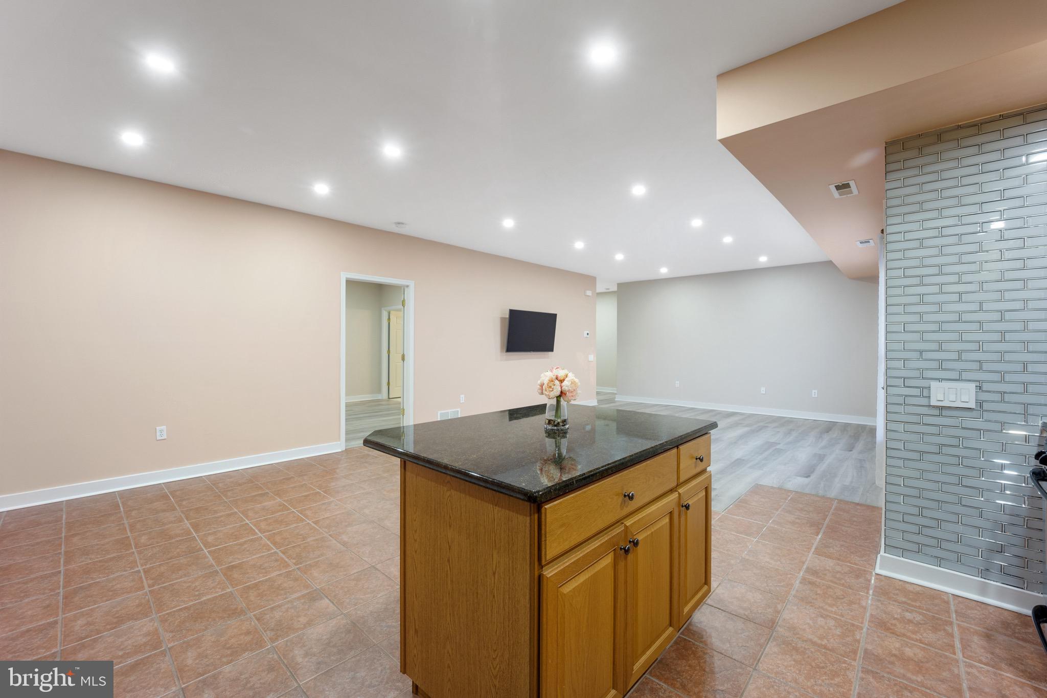 SOMERTON - Residential