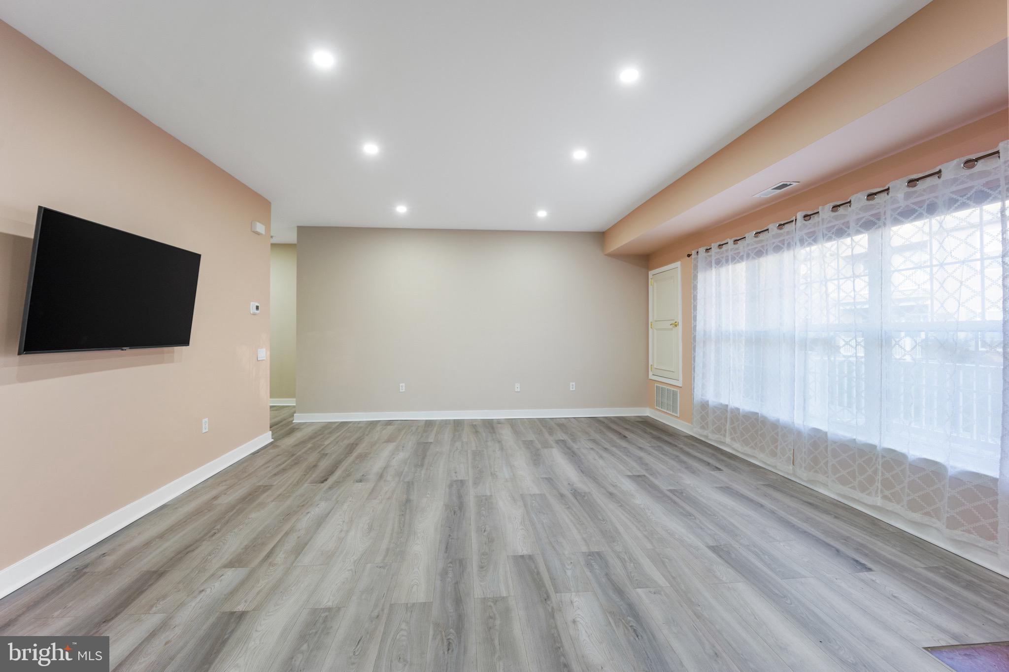 SOMERTON - Residential