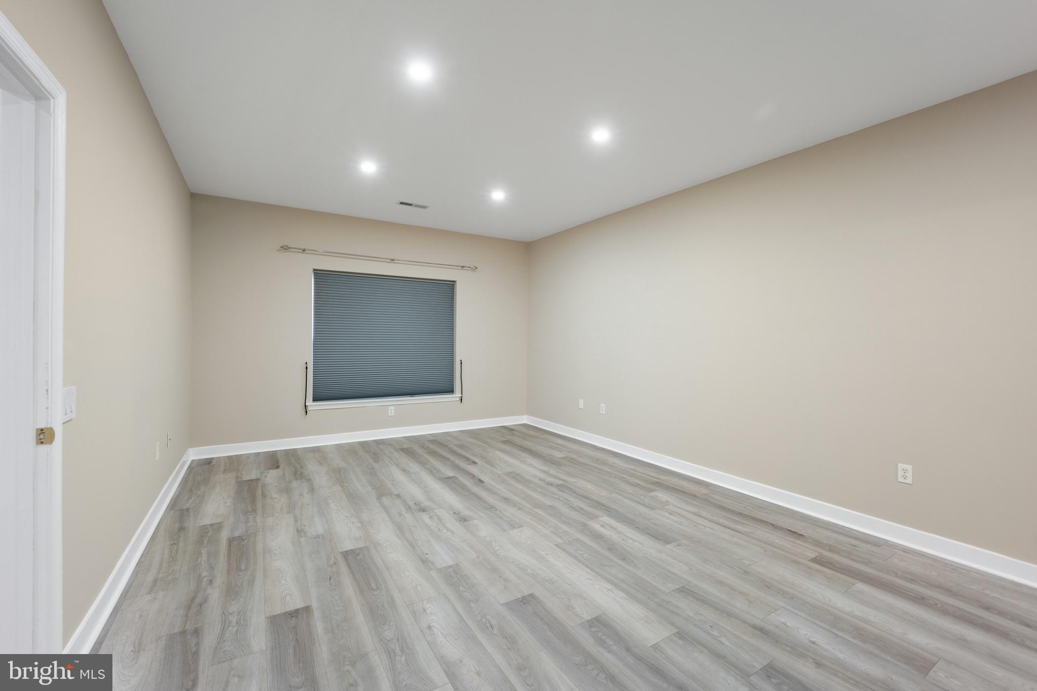 SOMERTON - Residential