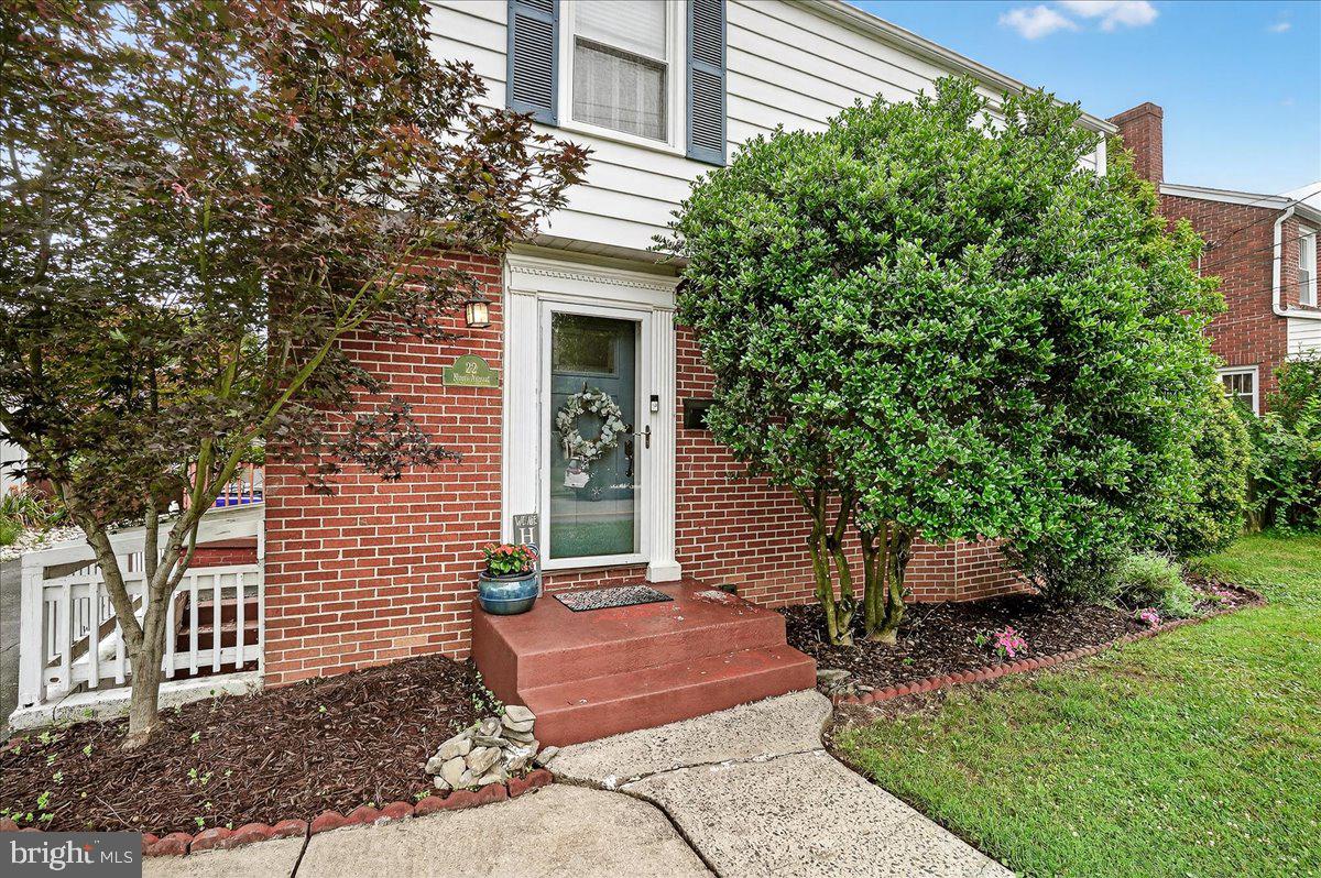 22 NORVA AVENUE