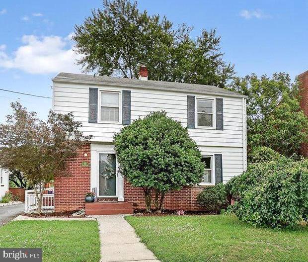 Welcome to this character-filled gem nestled in the heart of Frederick!
This sun-filled home offers a spacious and inviting living room and dining area, perfect for everyday comfort or entertaining. Beautiful hardwood floors flow throughout, adding warmth and timeless charm.
The lower level features a versatile family/game room along with a dedicated laundry and utility area. Step outside to a private backyard oasis and an oversized one-car garage—ideal for hobbies, a workshop, or extra storage.
Located just a short walk to Baker Park and minutes from Downtown Frederick’s shops, dining, and entertainment, with easy access to major commuter routes.
A truly lovely place to call home—don’t miss it!