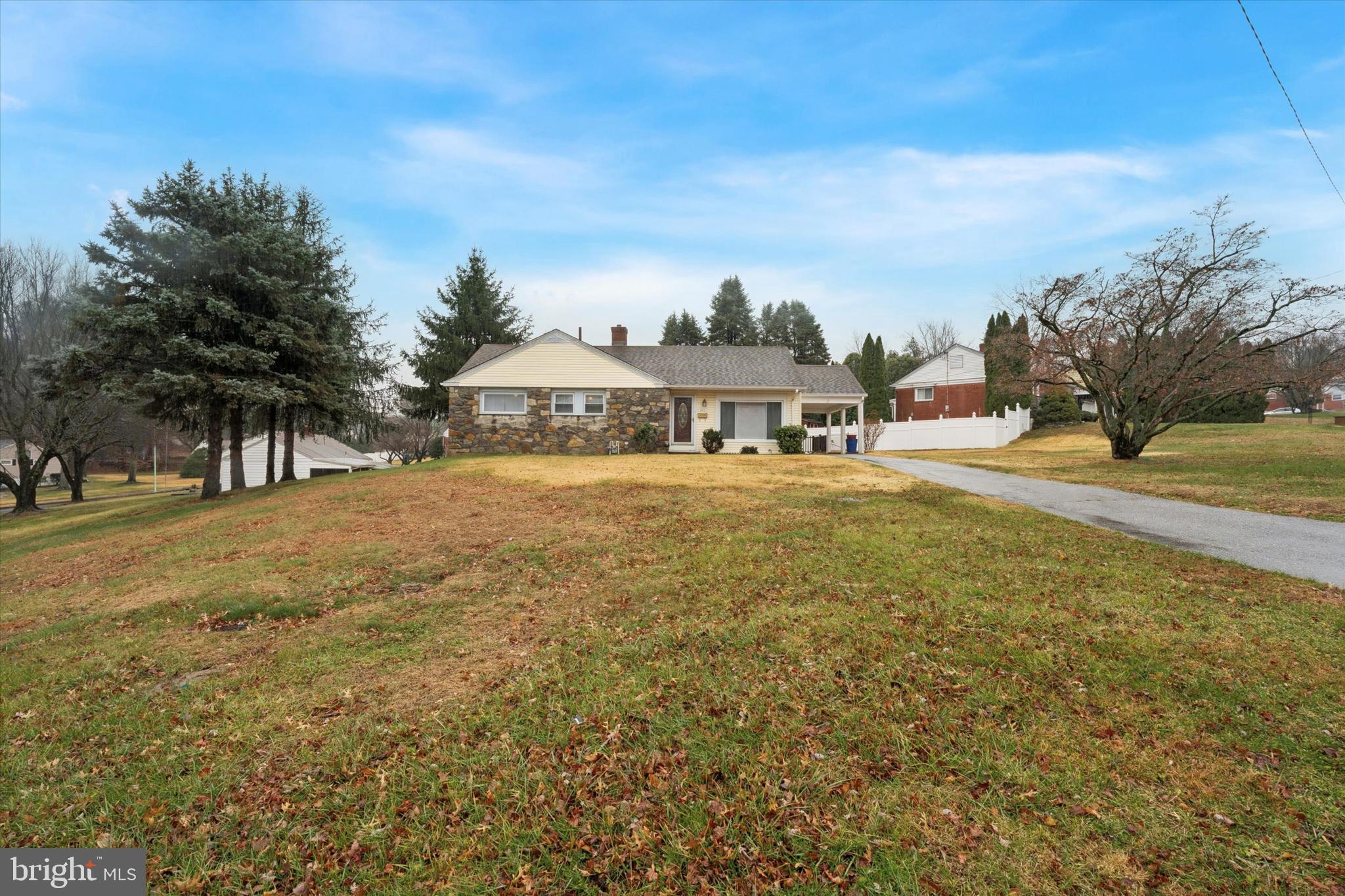 LANGFORD HILLS - Residential