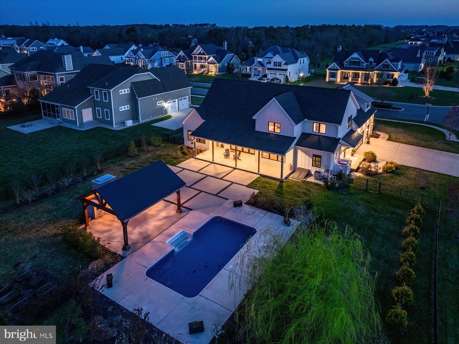 SHOWFIELD - Residential