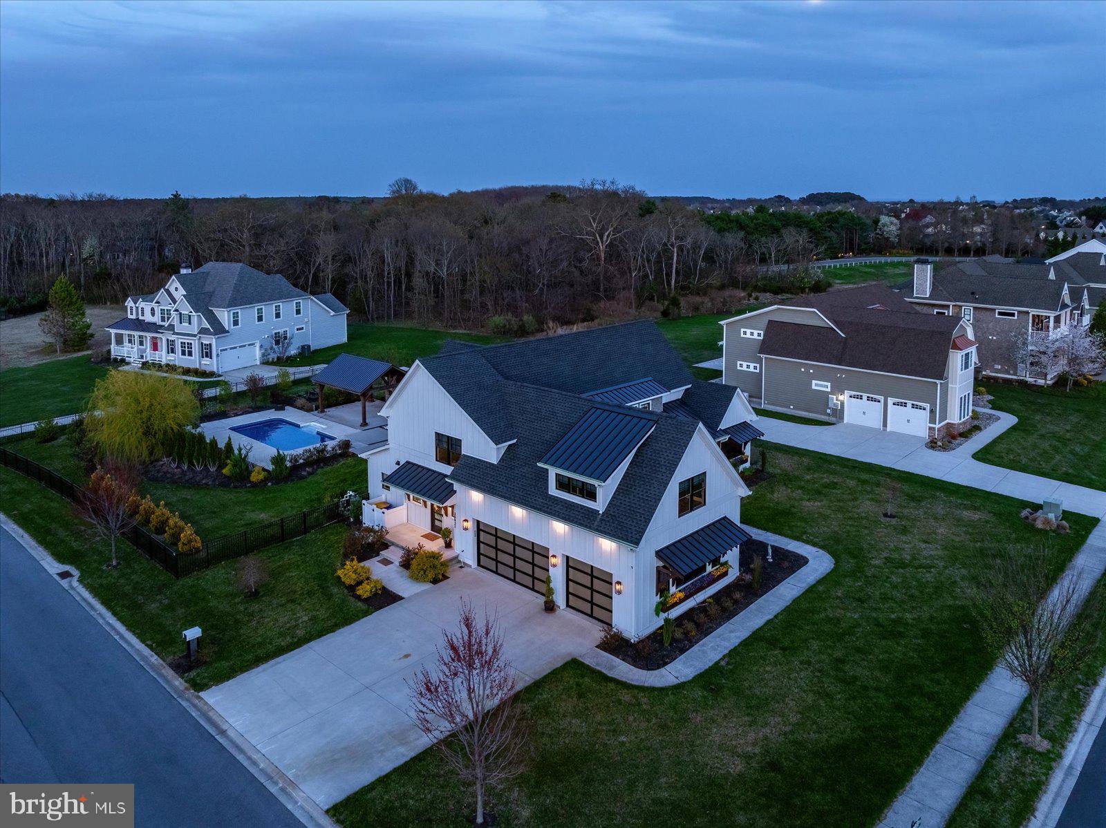 SHOWFIELD - Residential