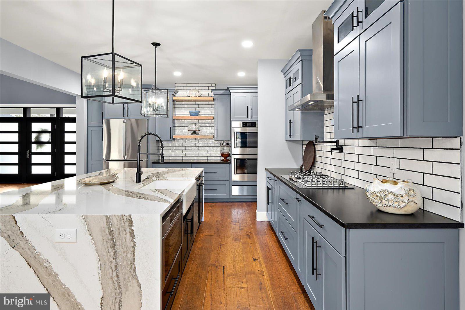 SHOWFIELD - Residential