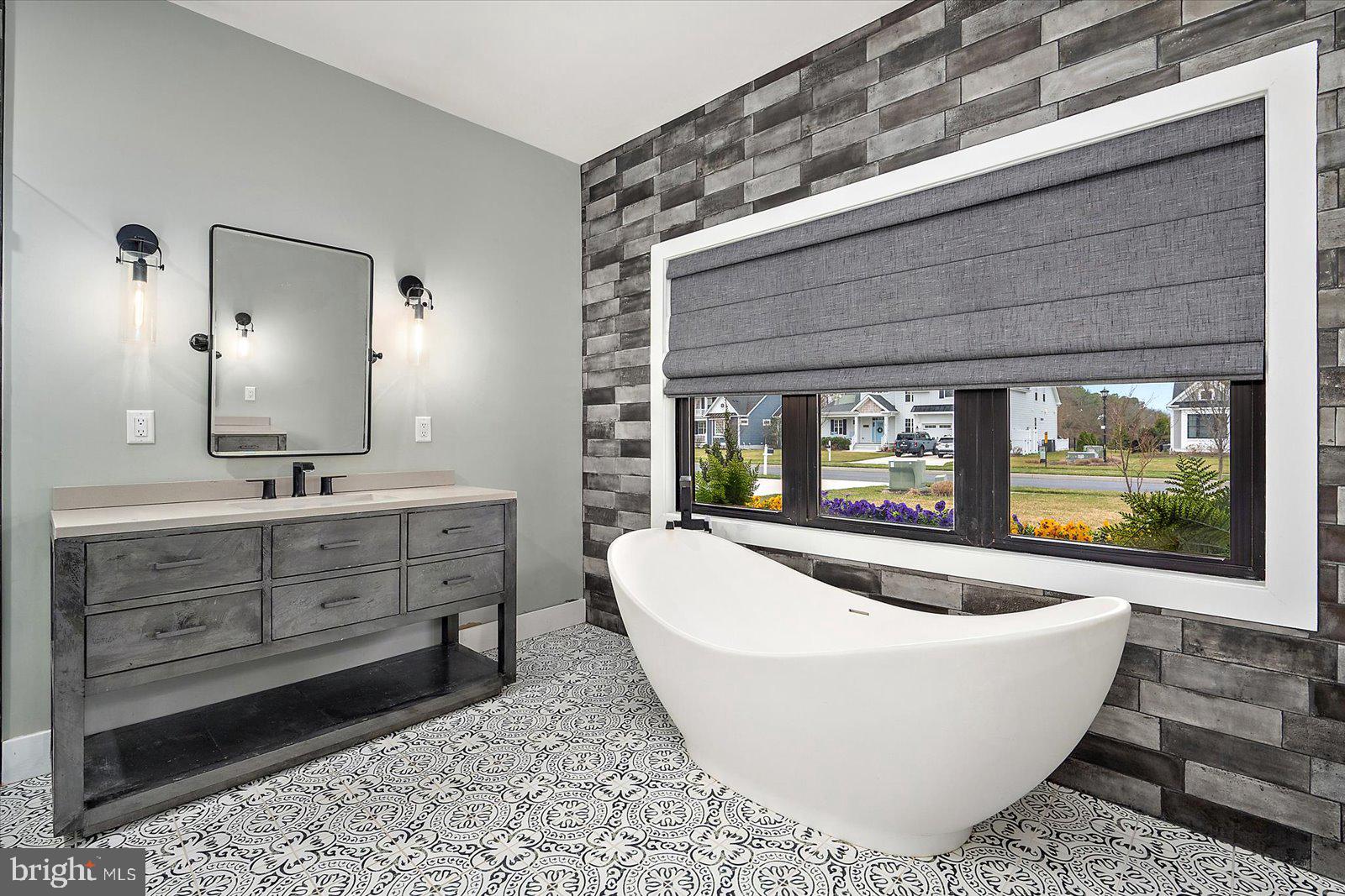 SHOWFIELD - Residential