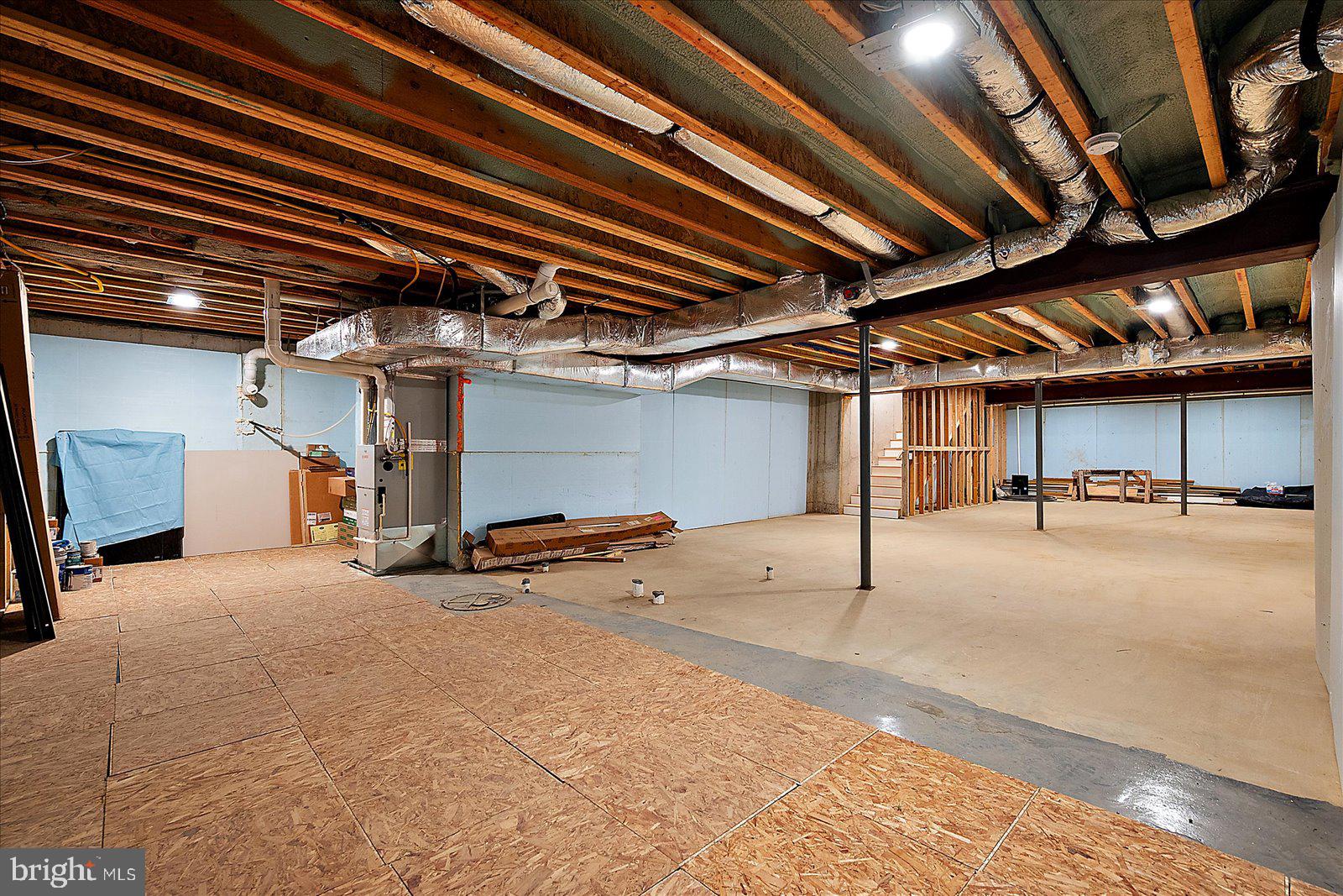 SHOWFIELD - Residential