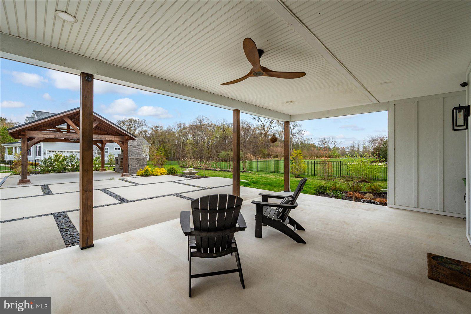 SHOWFIELD - Residential