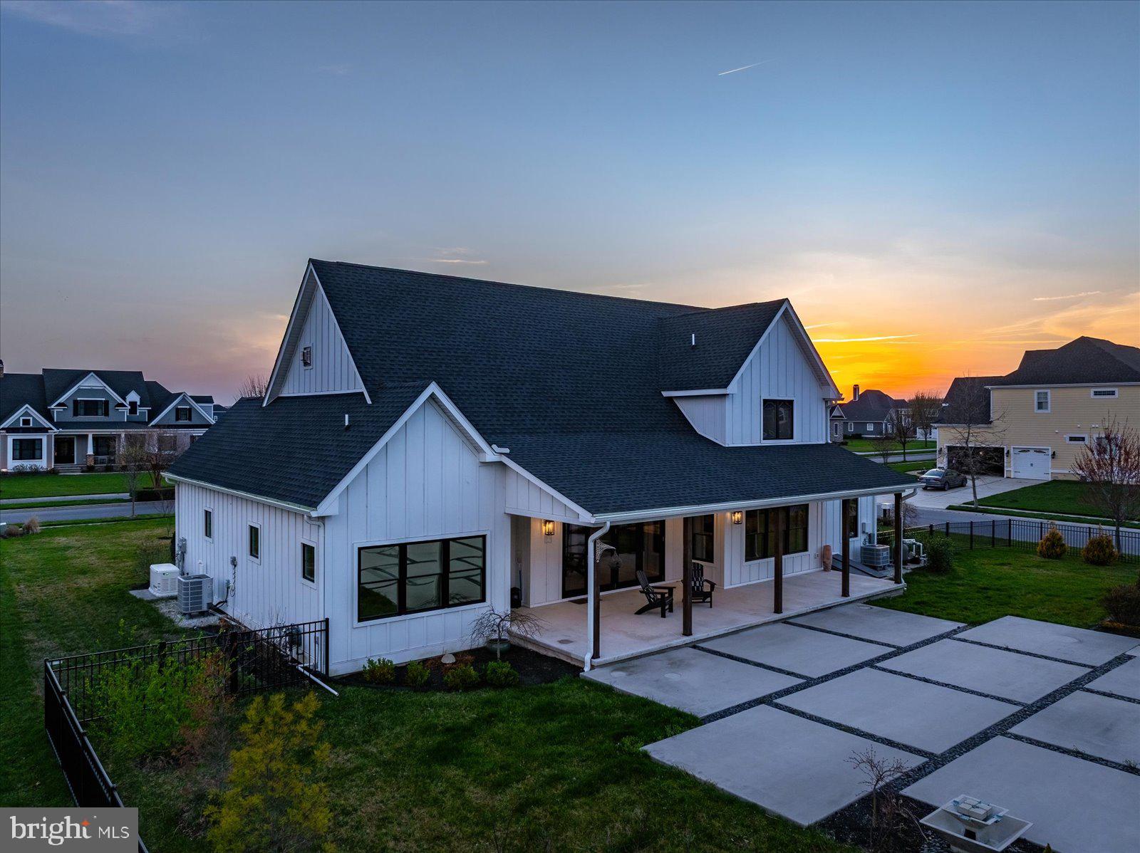 SHOWFIELD - Residential