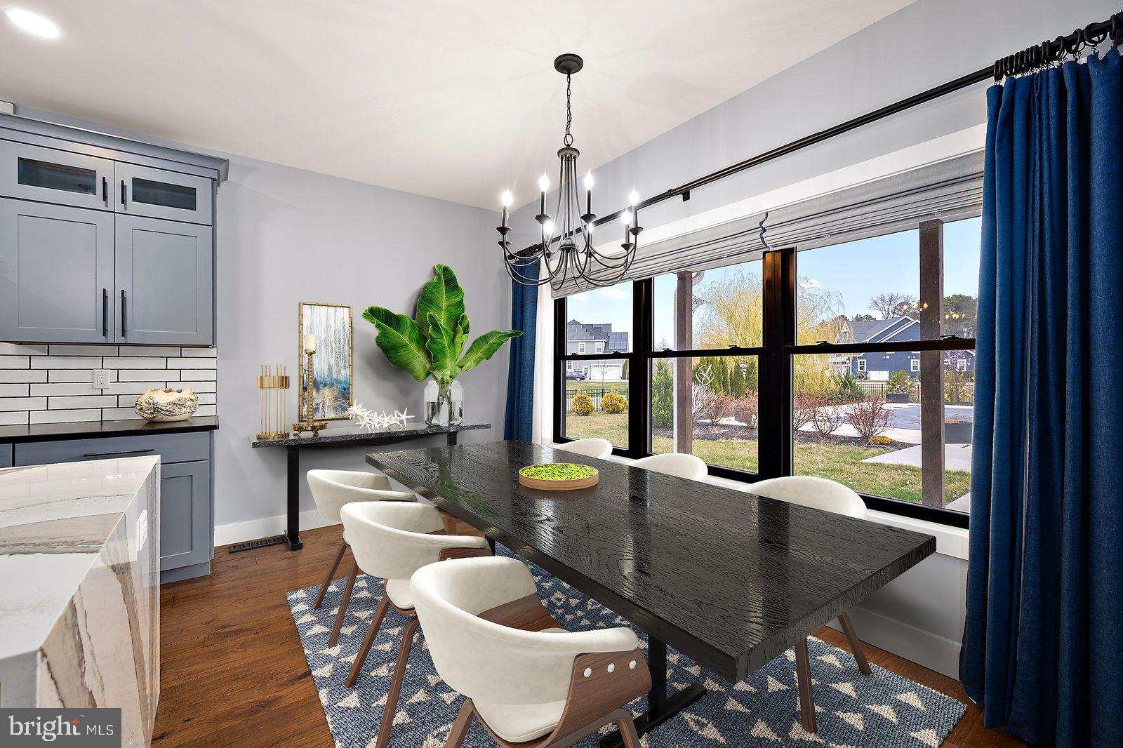 SHOWFIELD - Residential