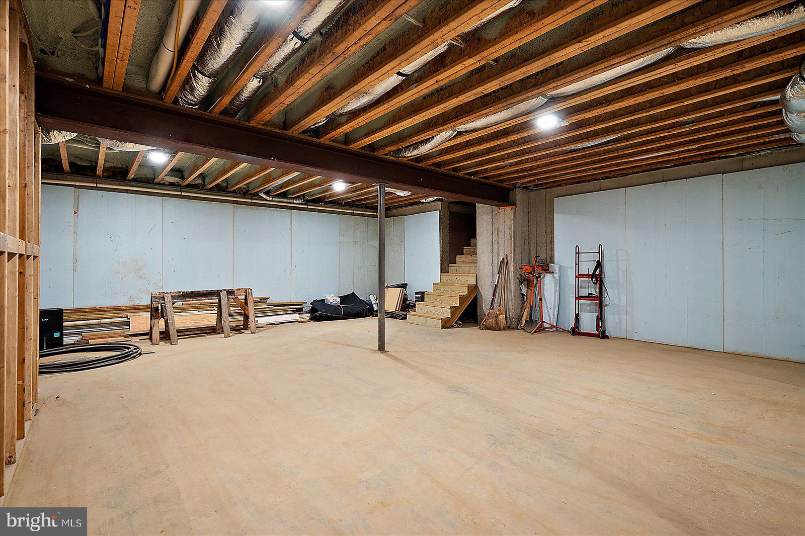 SHOWFIELD - Residential