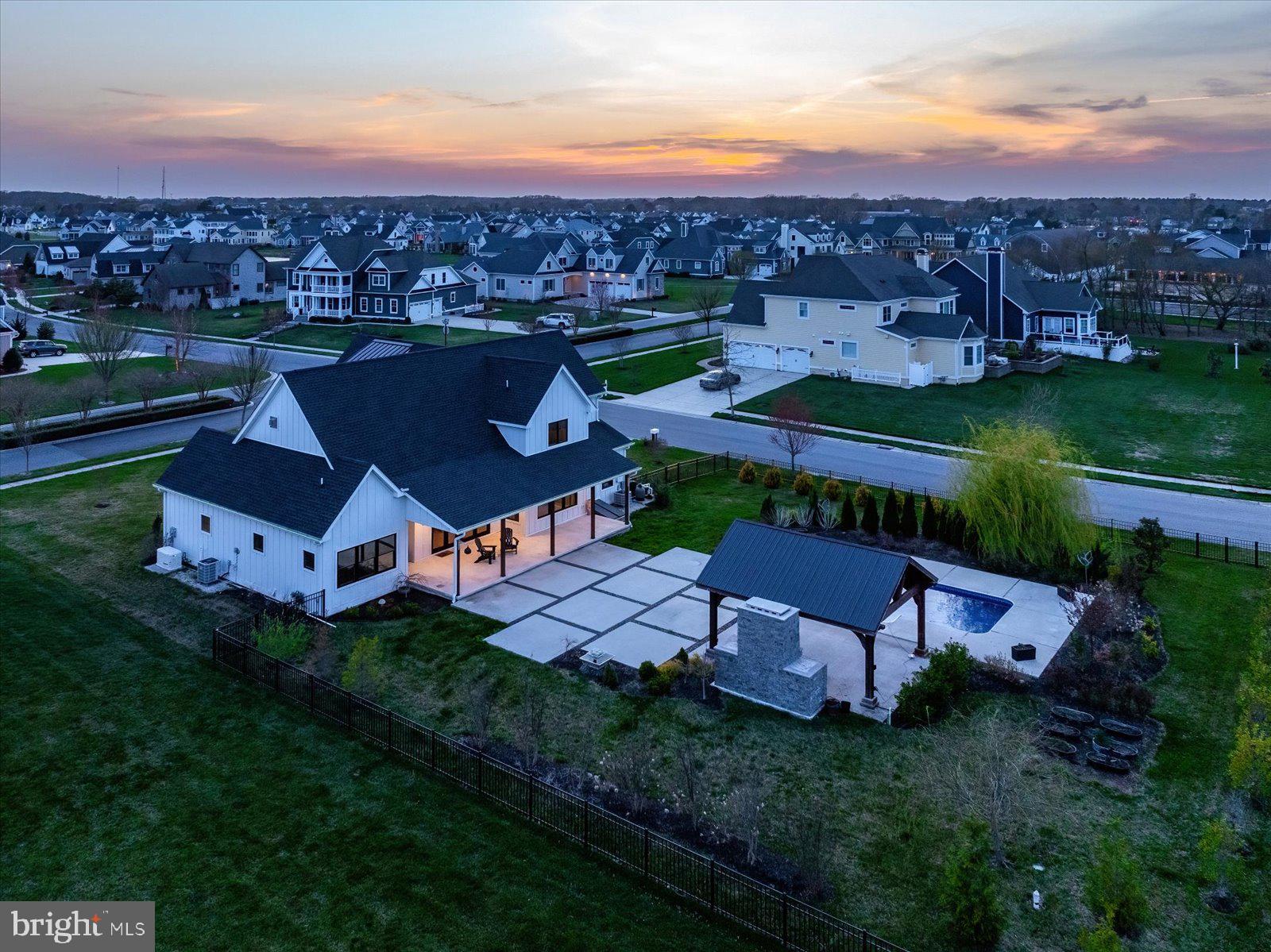 SHOWFIELD - Residential