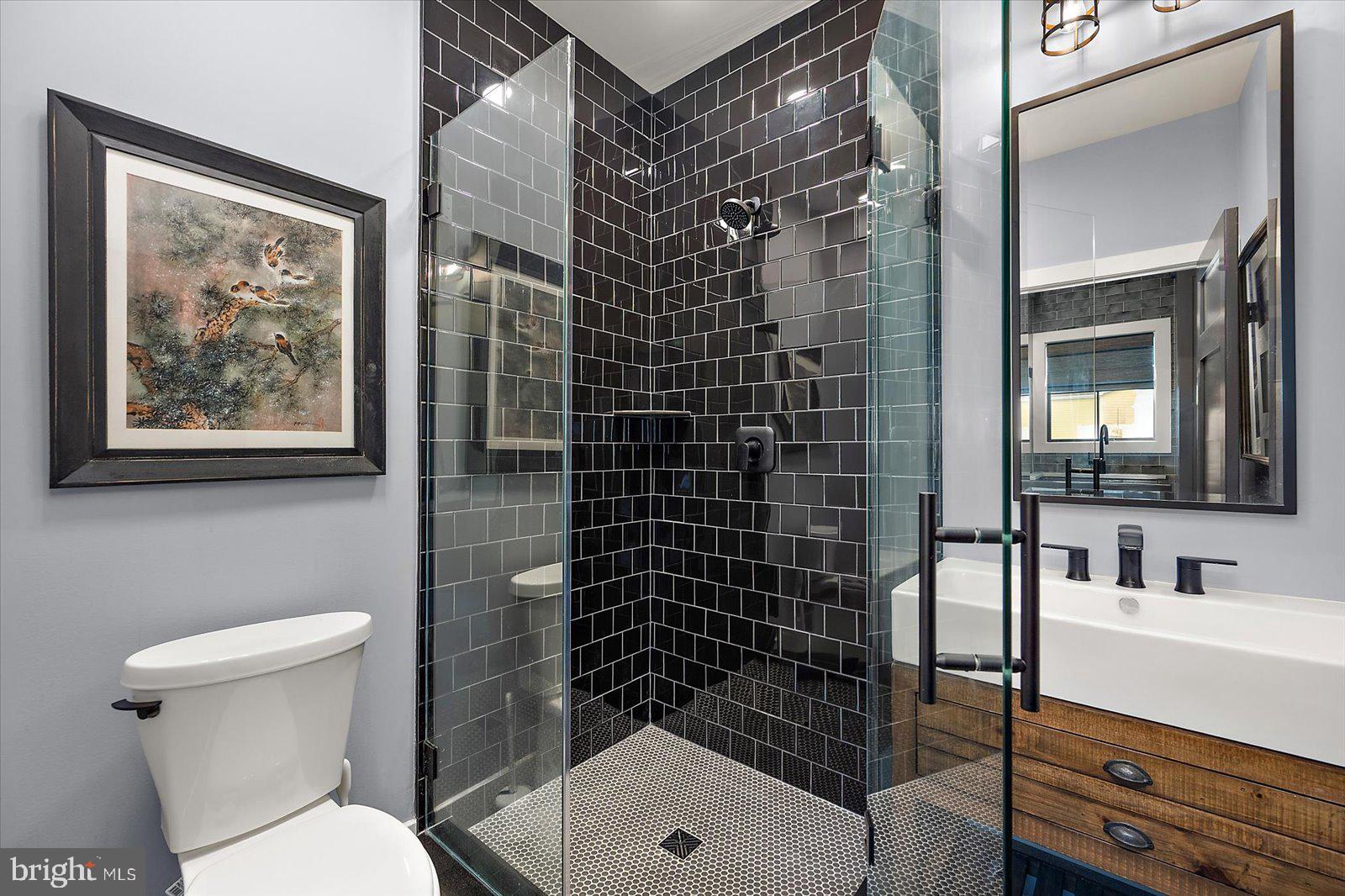 SHOWFIELD - Residential