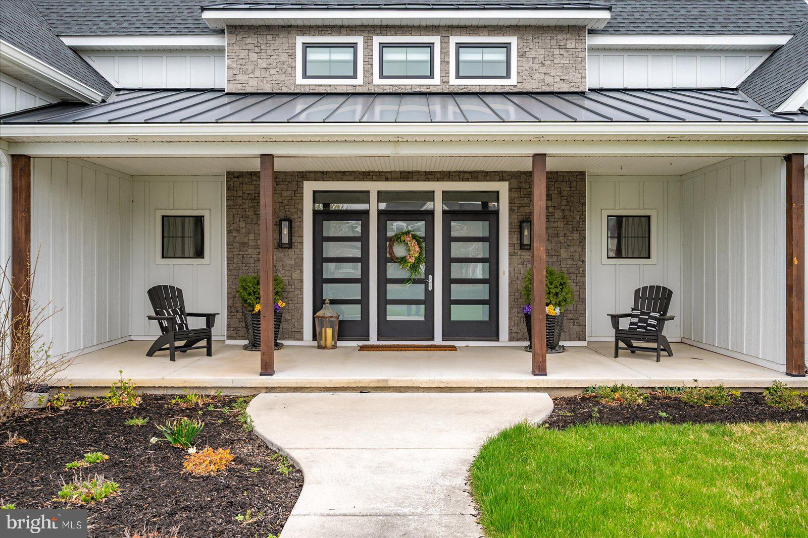 SHOWFIELD - Residential