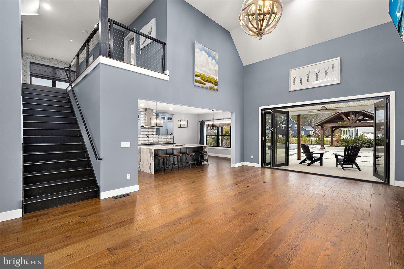 SHOWFIELD - Residential