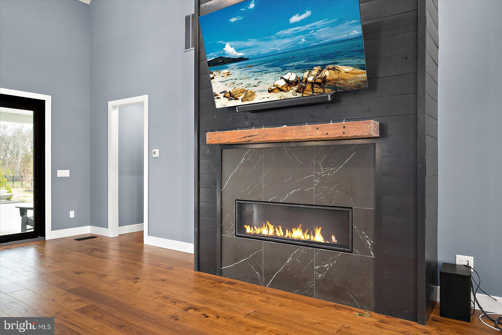 SHOWFIELD - Residential