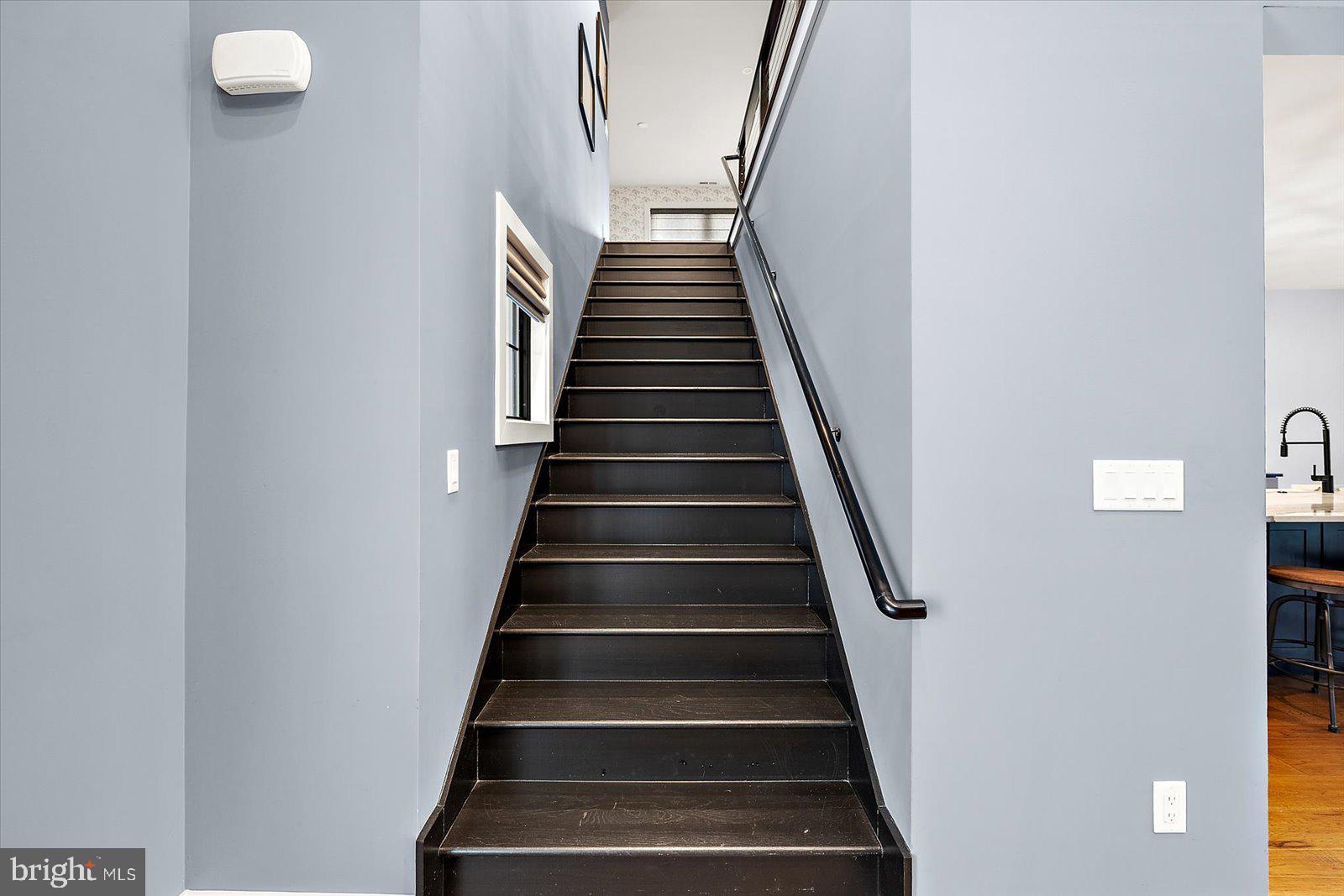 SHOWFIELD - Residential