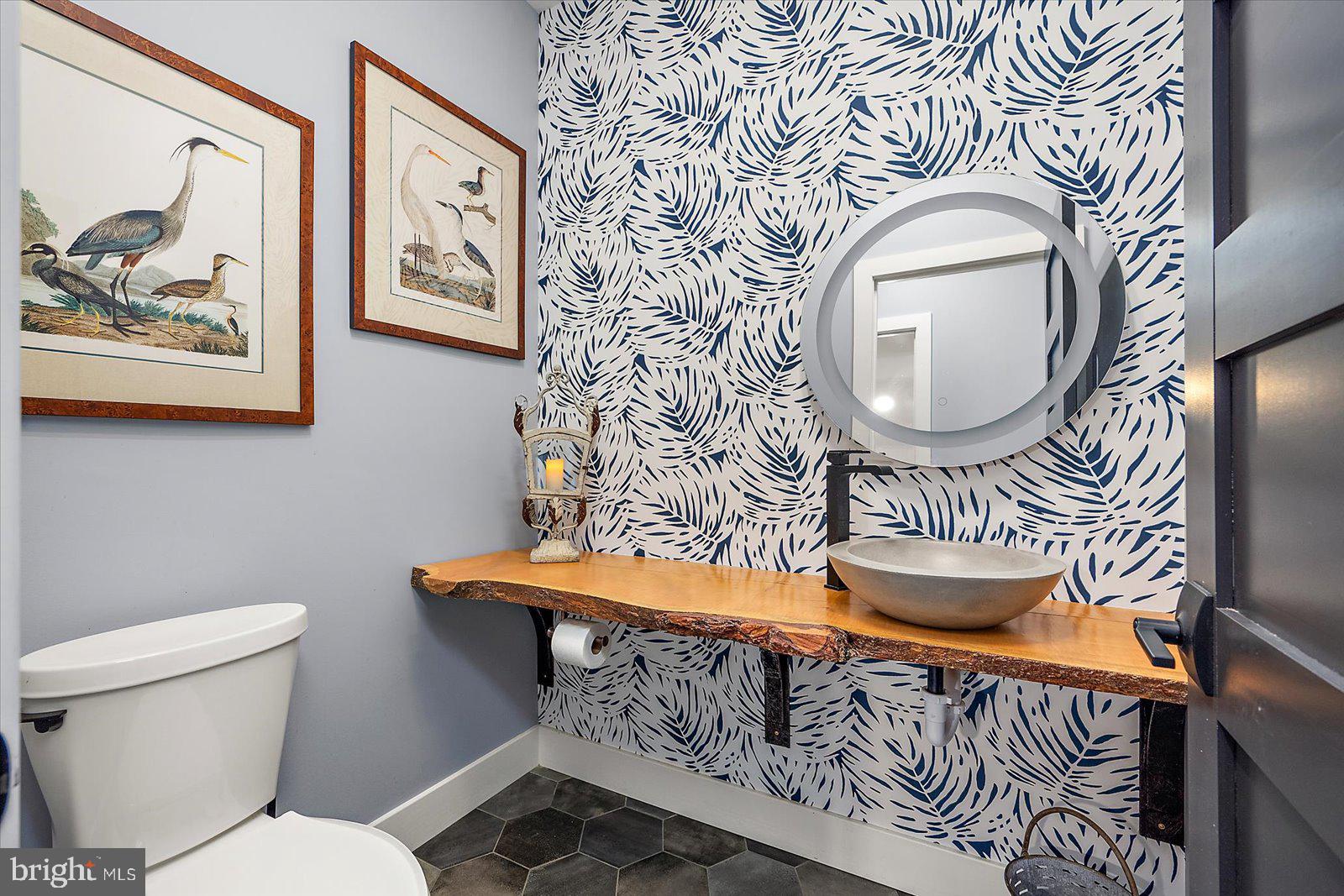 SHOWFIELD - Residential