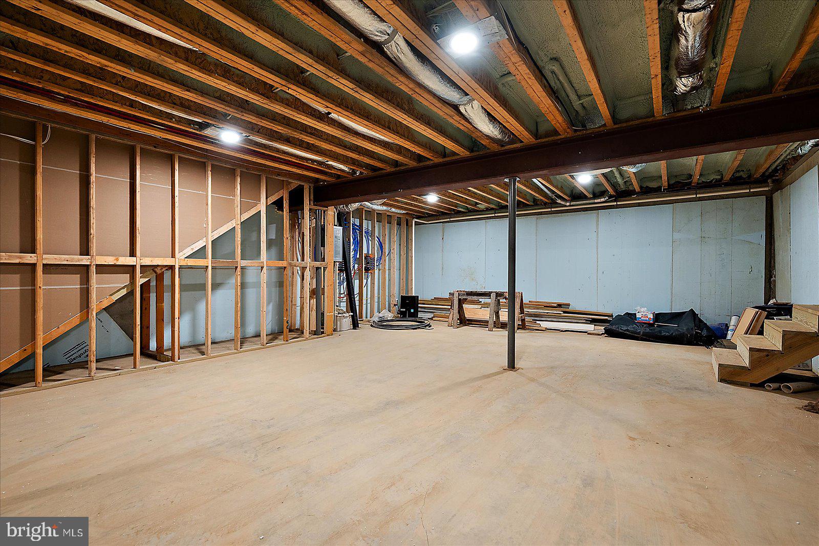 SHOWFIELD - Residential