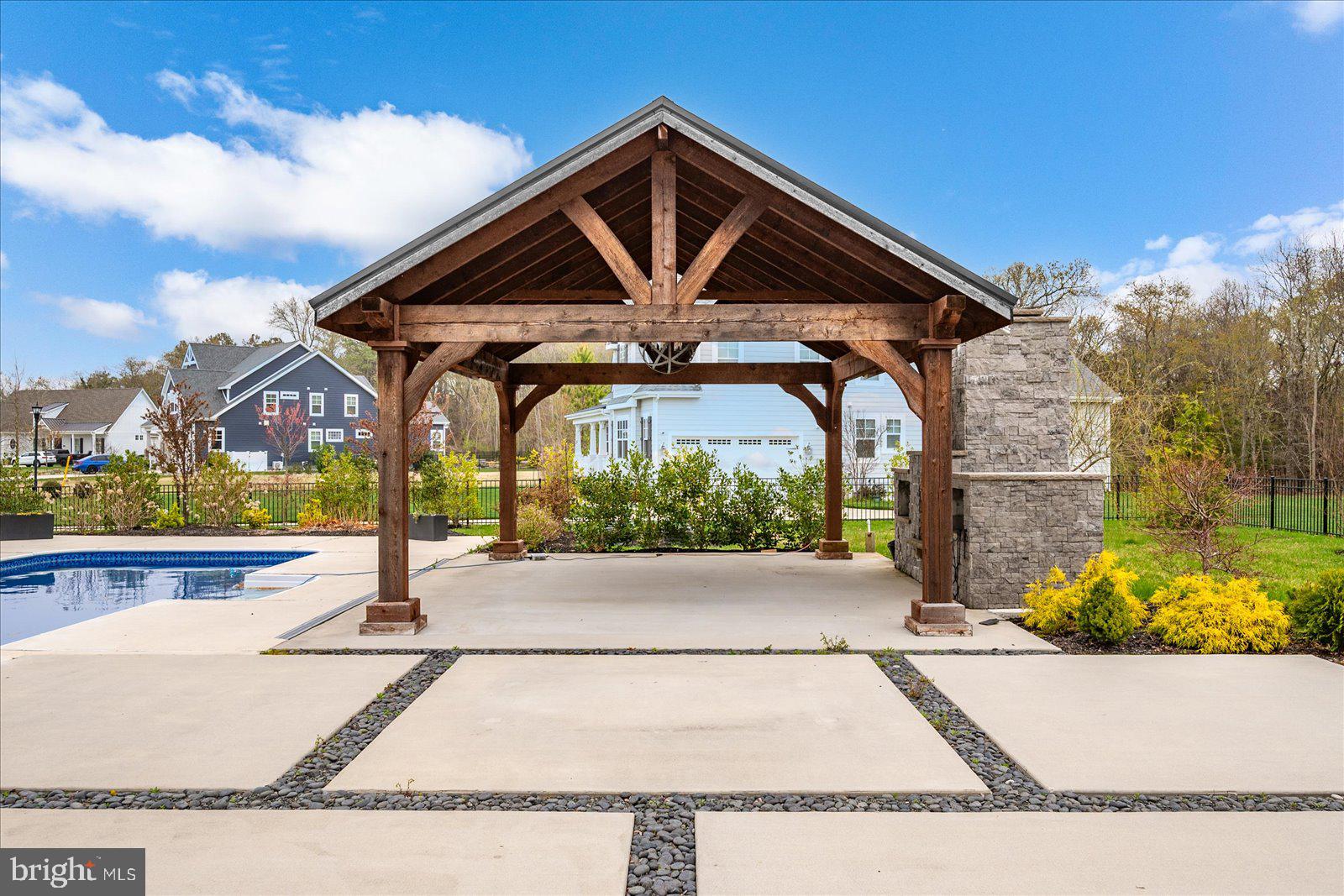 SHOWFIELD - Residential