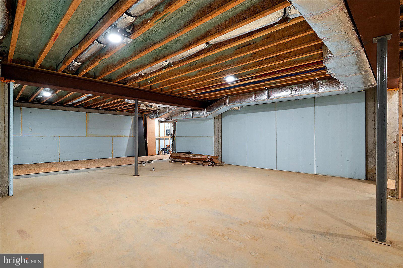 SHOWFIELD - Residential