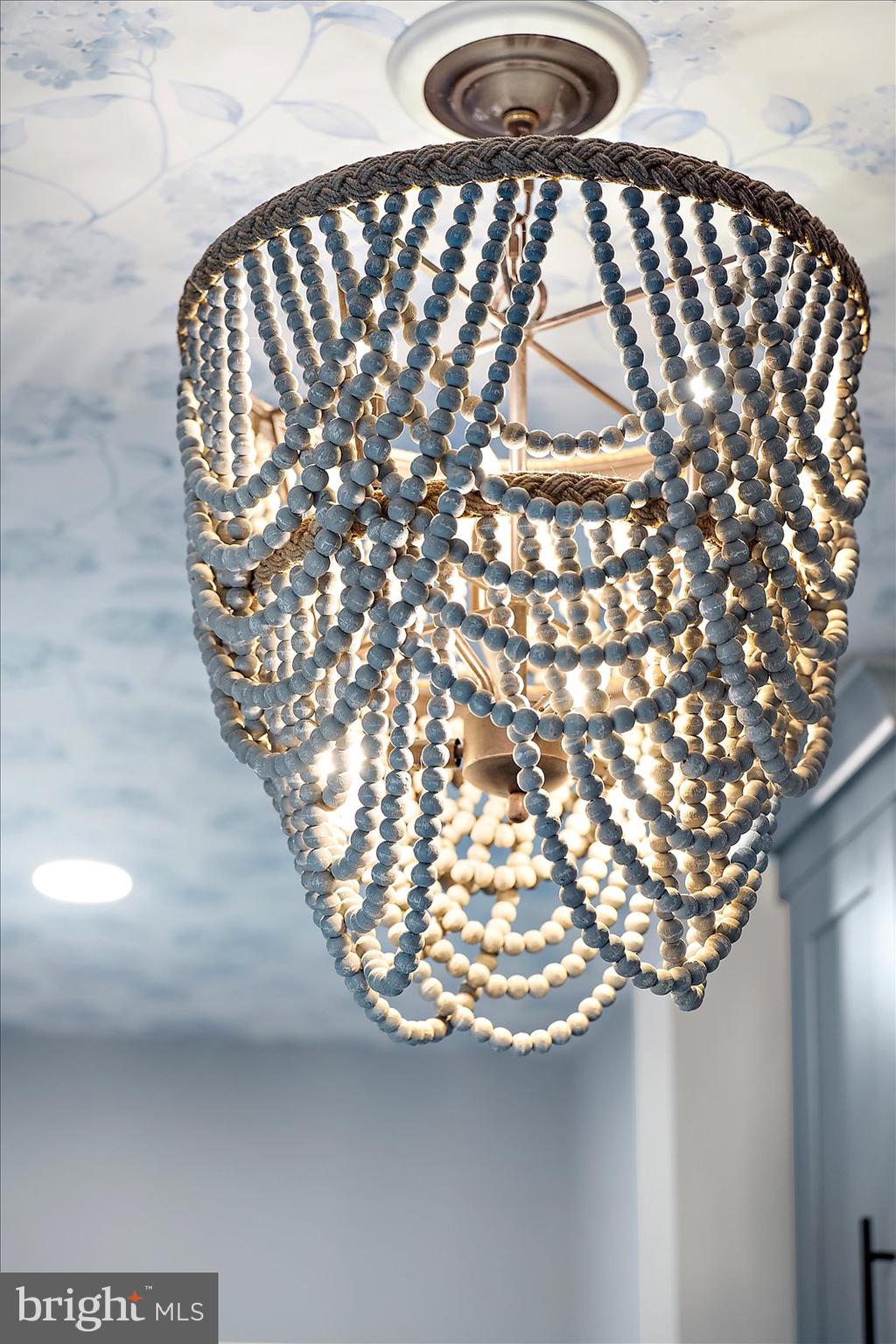 SHOWFIELD - Residential