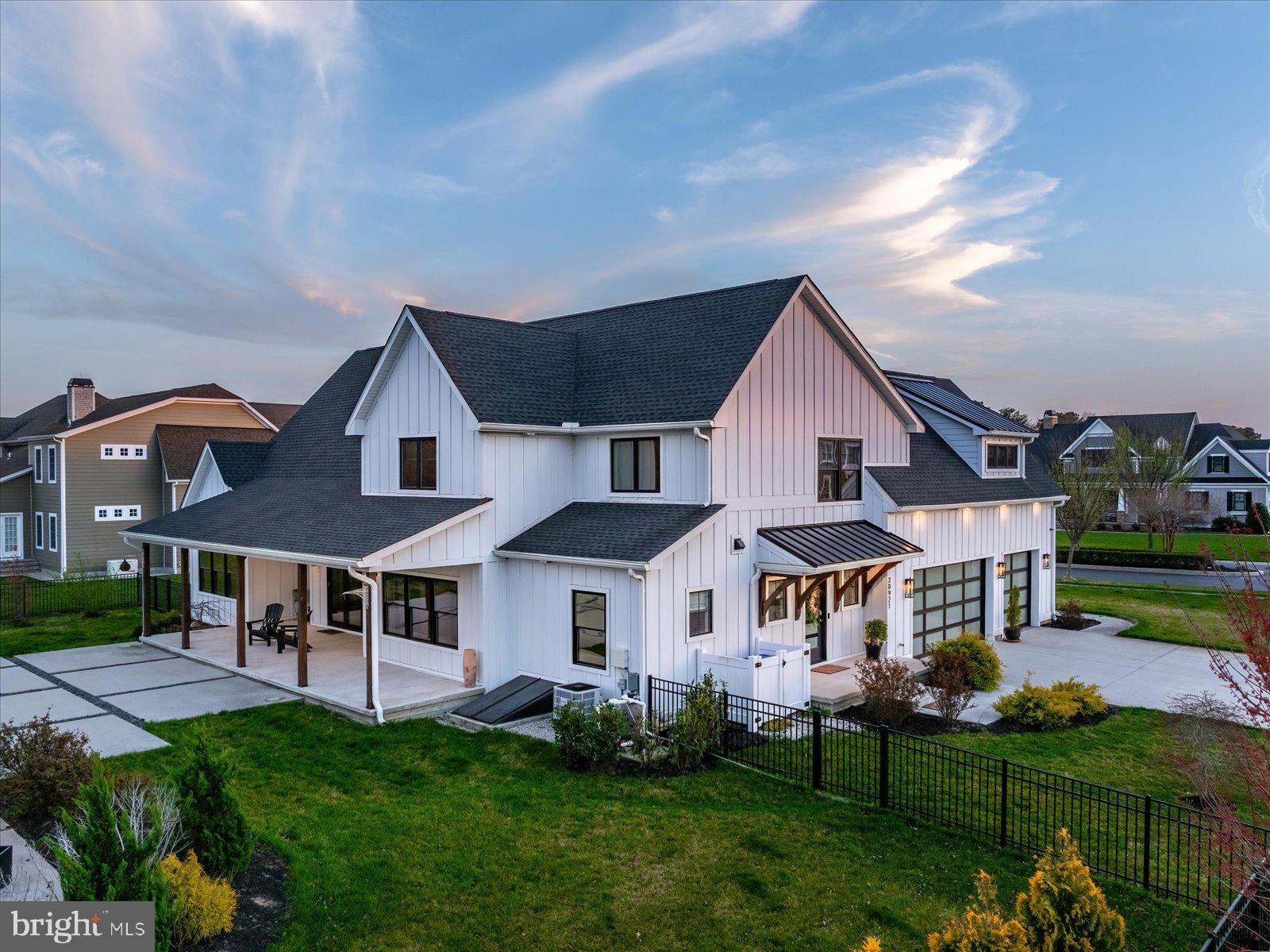 SHOWFIELD - Residential