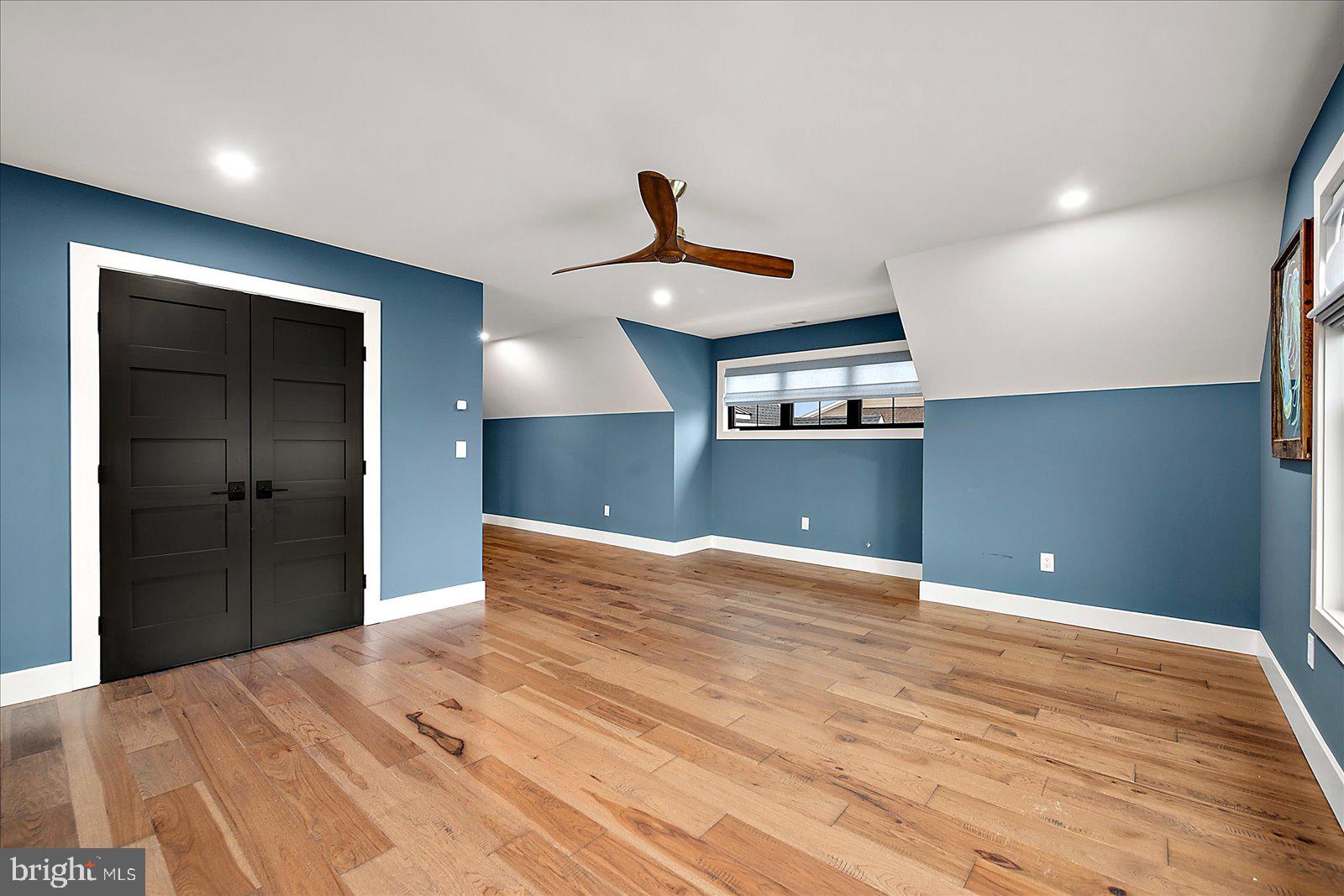 SHOWFIELD - Residential