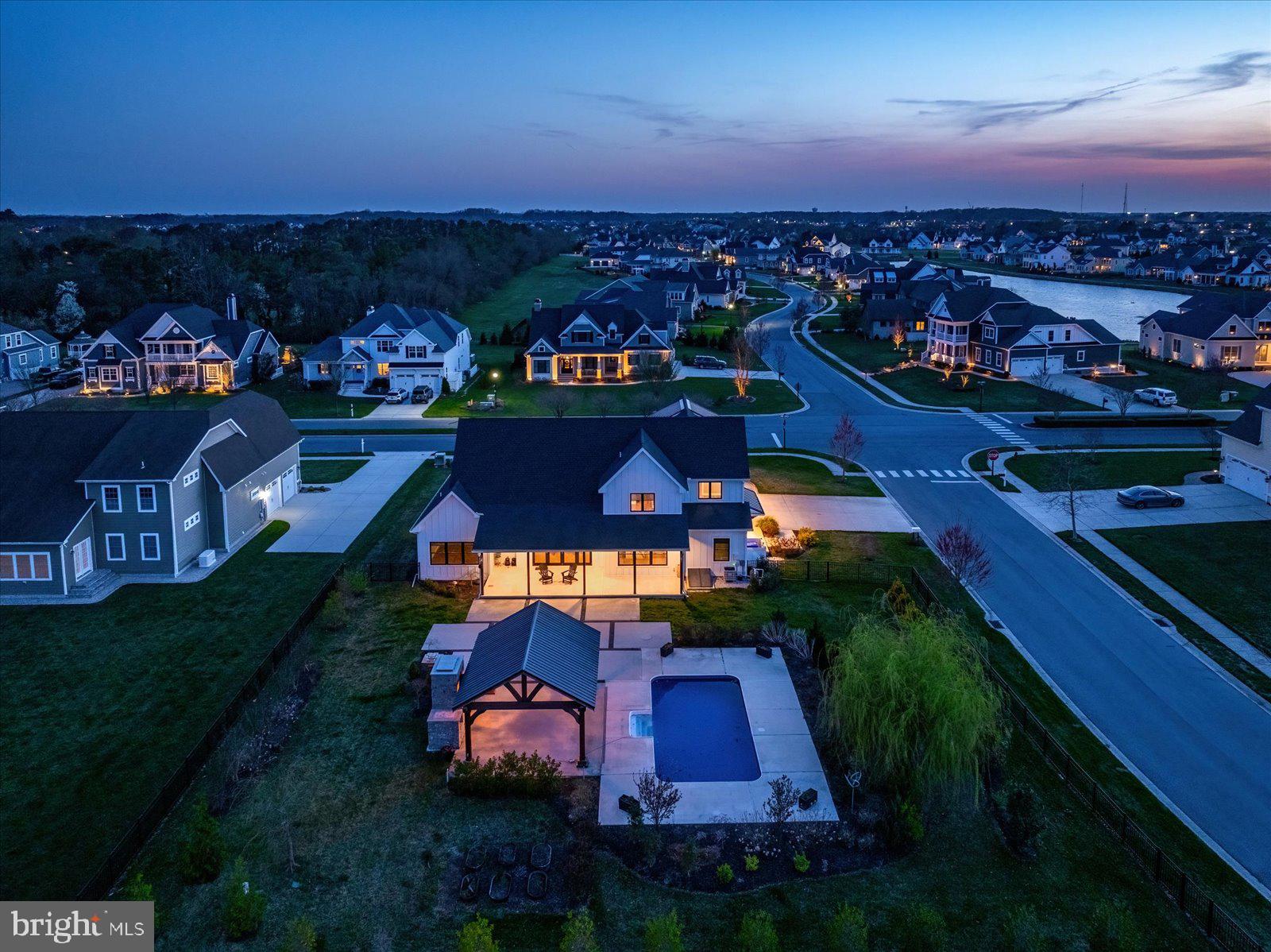 SHOWFIELD - Residential