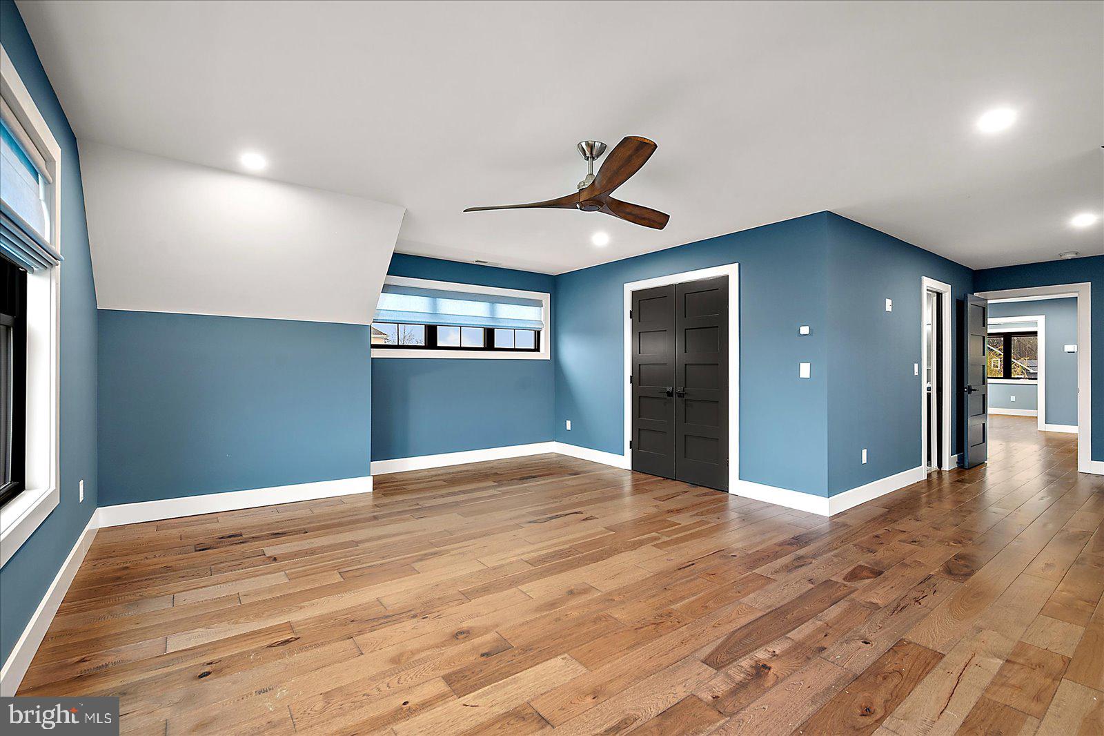 SHOWFIELD - Residential