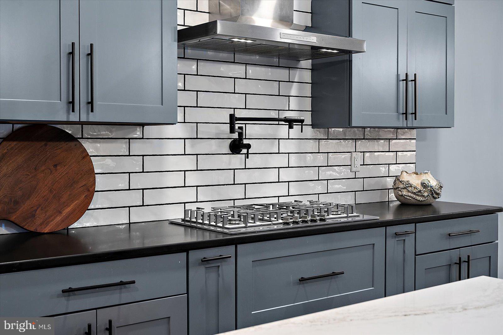 SHOWFIELD - Residential