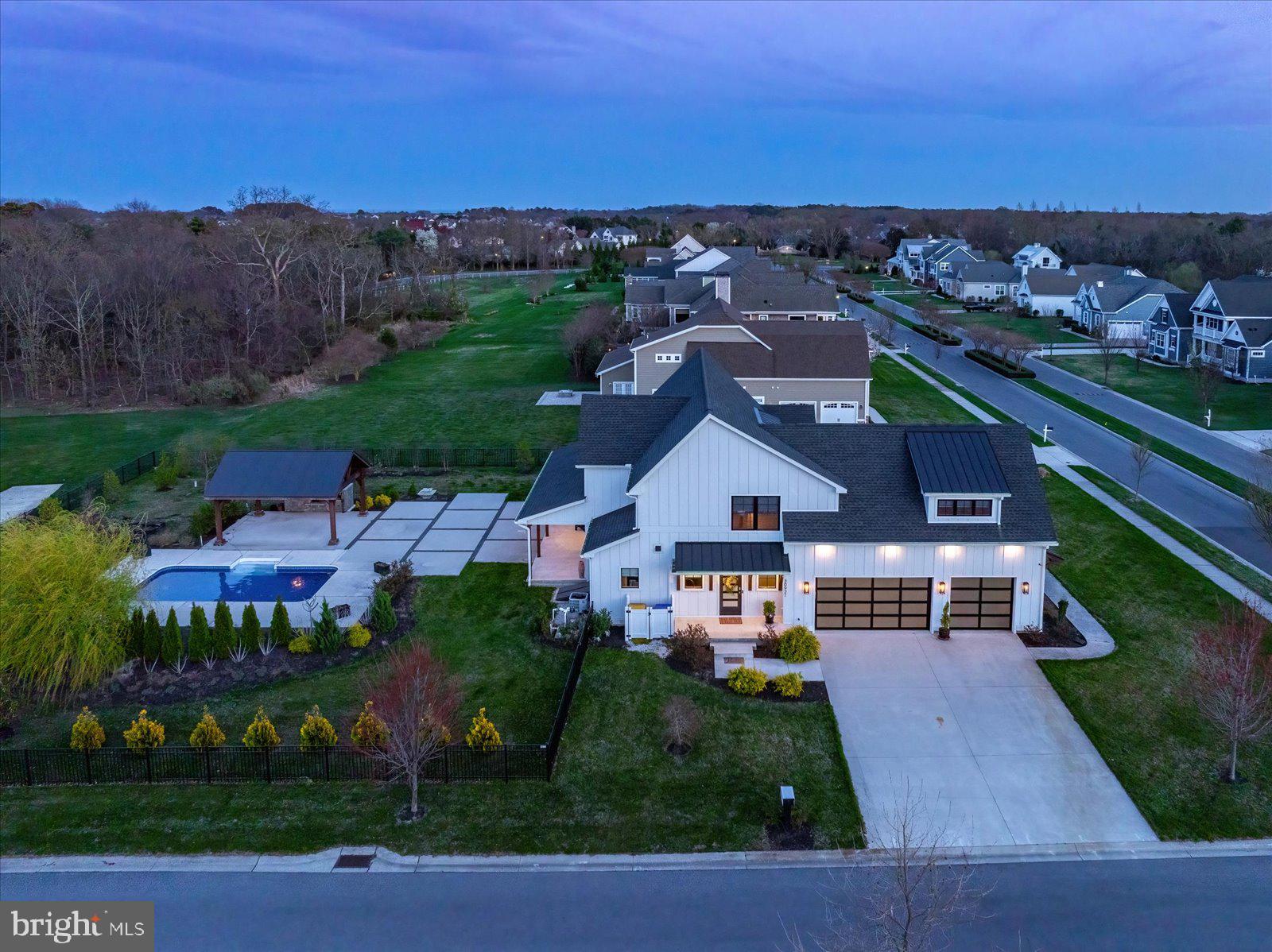 SHOWFIELD - Residential